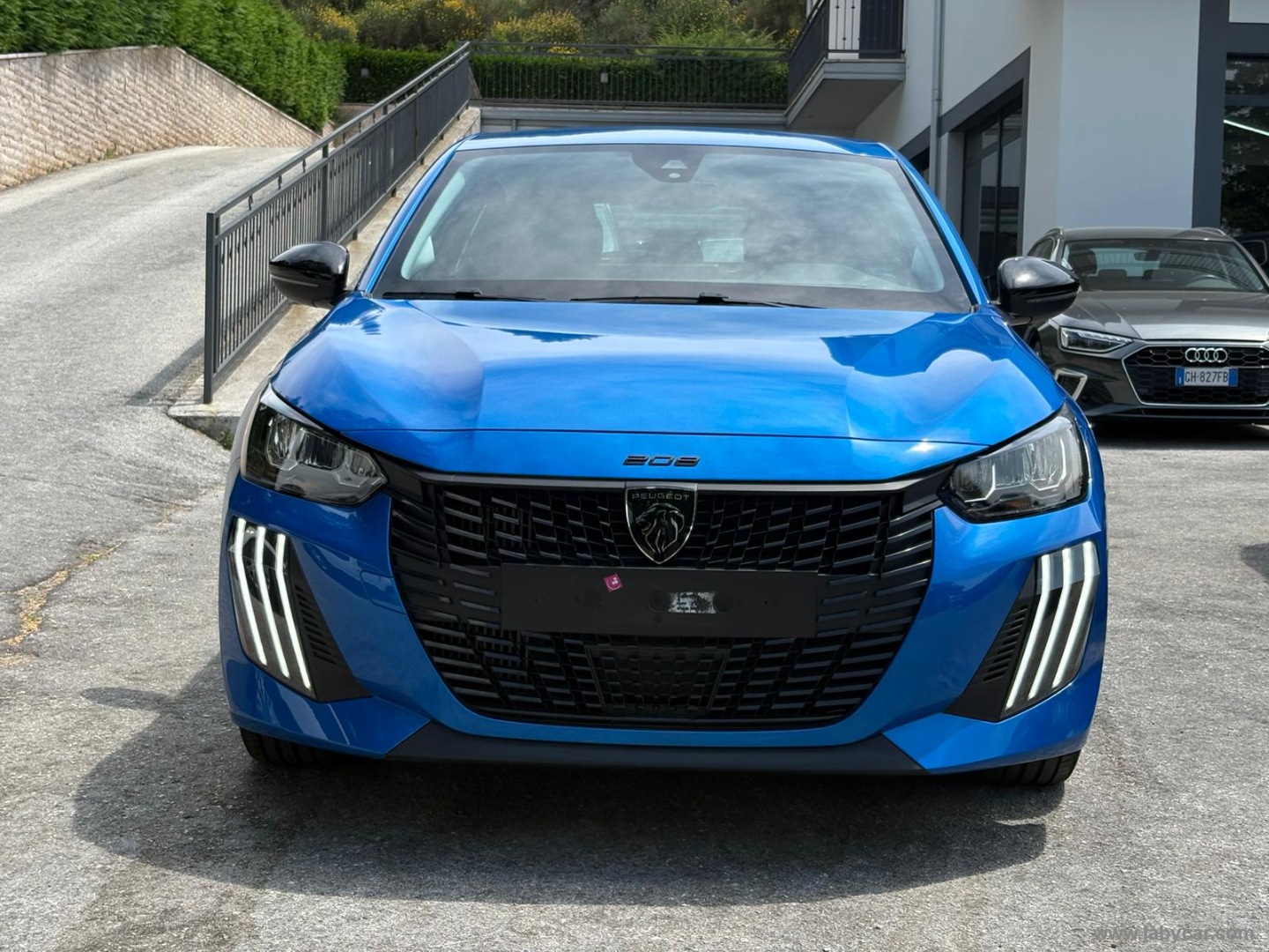 Peugeot 208 PureTech 100 S&S 5p. Active - Immagine 2