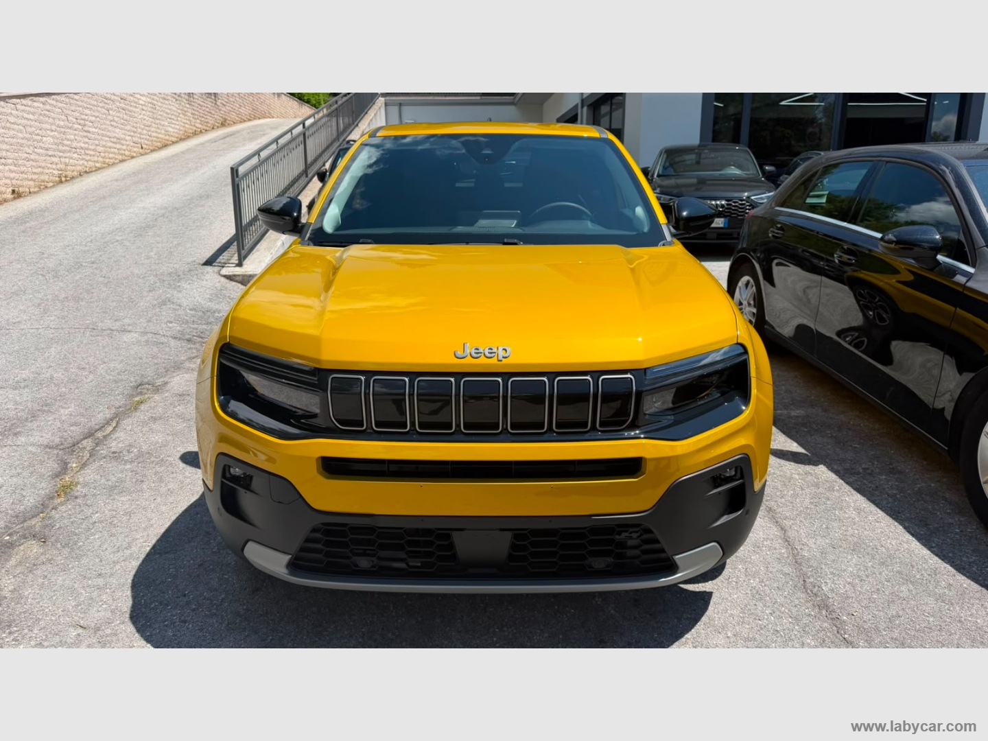 Jeep Avenger 1.2 Turbo Summit - Immagine 2