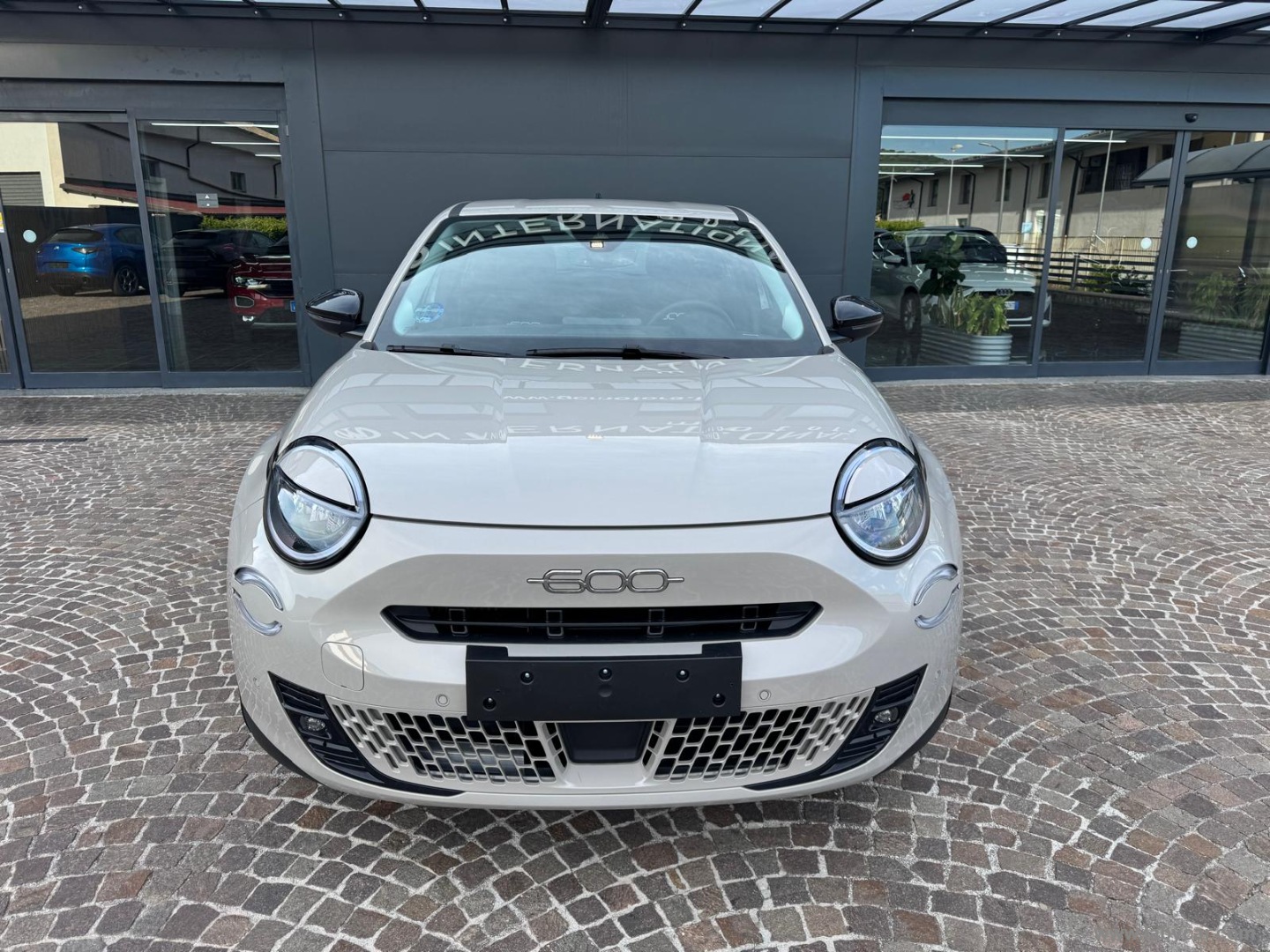 600 Hybrid 145 CV DCT MHEV Icon - immagine 2