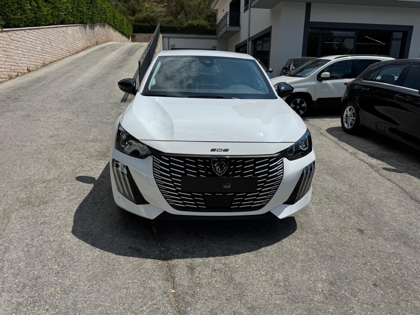 Peugeot 208 Hybrid 110 e-DCS6 Allure - Immagine 2