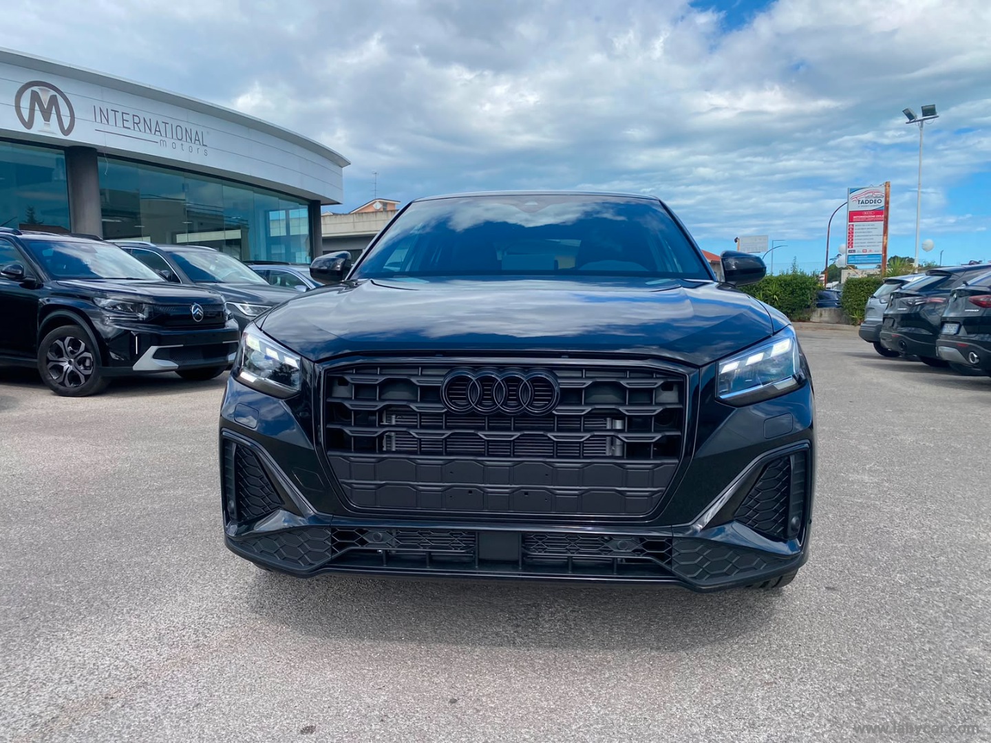 Audi Q2 35 TDI S tronic Identity Black - Immagine 2
