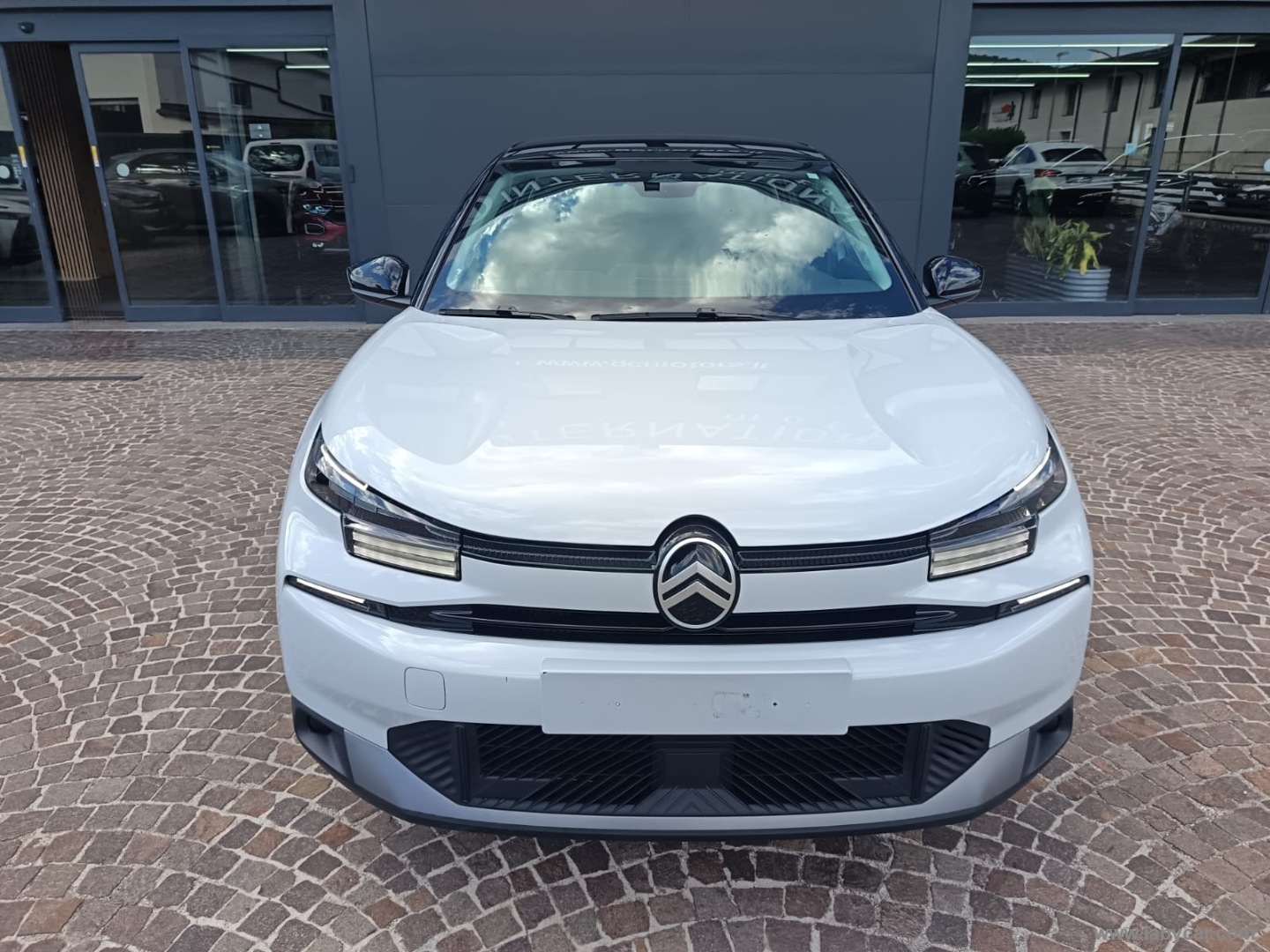 Citroën C4 Hybrid 145 e-DCS6 Plus - Immagine 2
