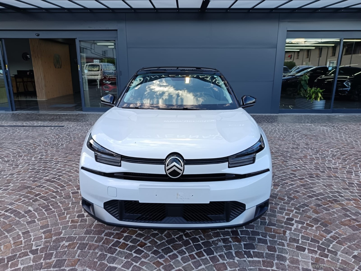 Citroën C4 Hybrid 145 e-DCS6 Plus - Immagine 2