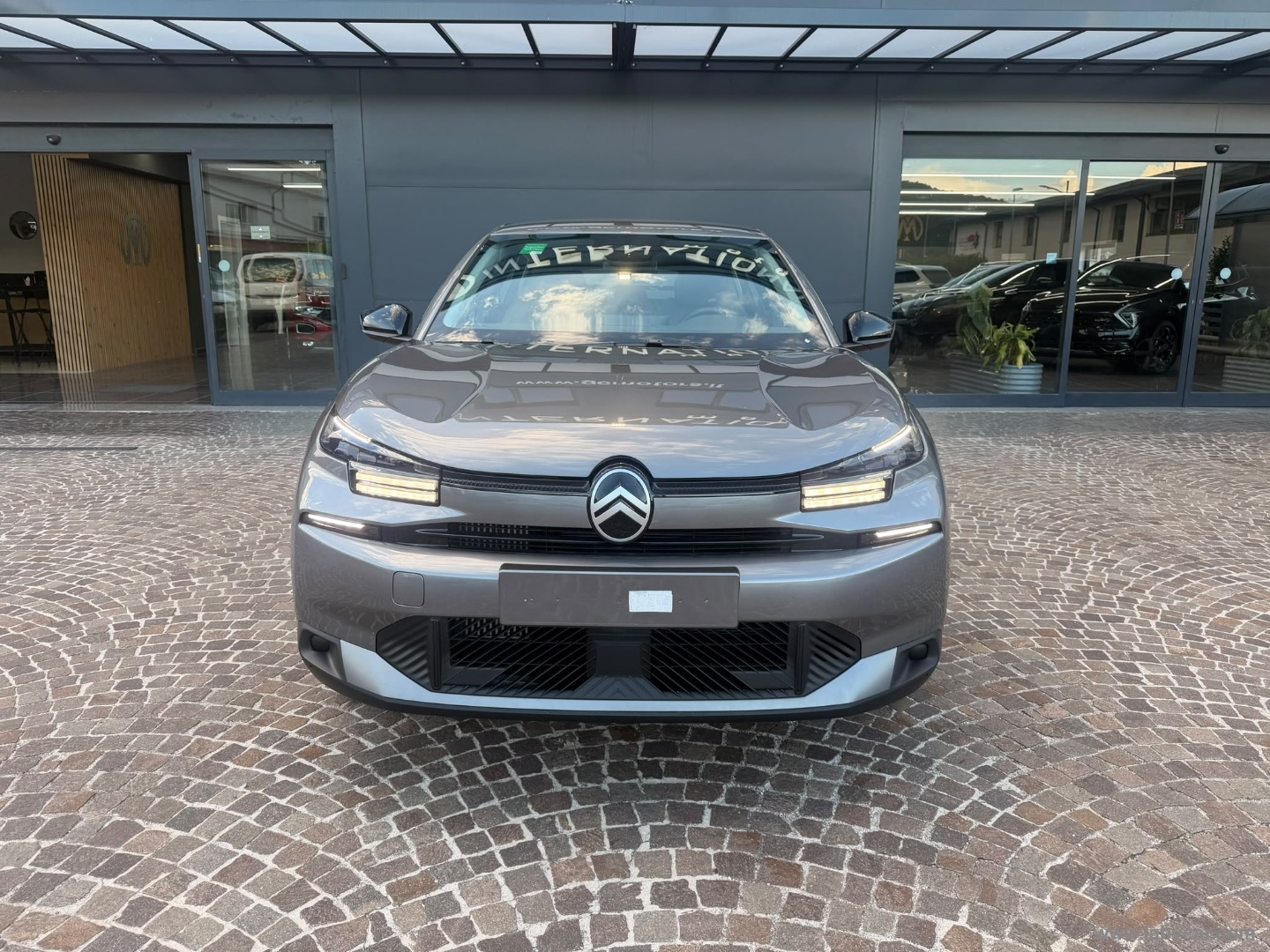Citroën C4 Hybrid 145 e-DCS6 Plus - Immagine 2