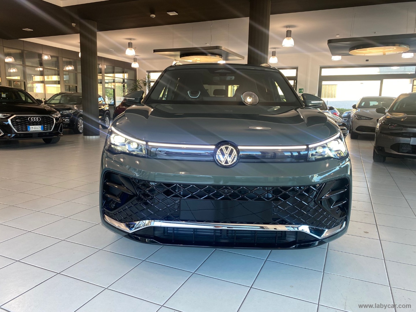 Volkswagen Tiguan 2.0 TDI 193CV DSG 4MOT.R-Line Pl. - Immagine 2