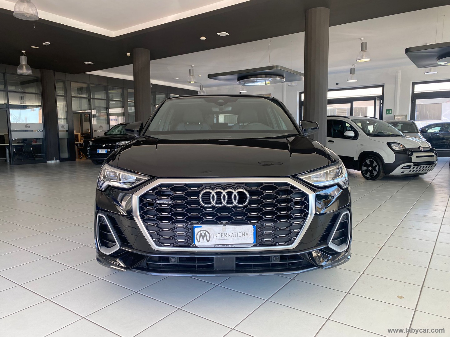 Audi Q3 SPB 35 TDI quattro S tr. S line ed. - Immagine 2