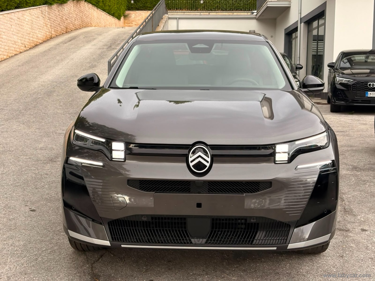Citroën C5 Aircross Hybrid 145 e-DCS6 Plus - Immagine 2