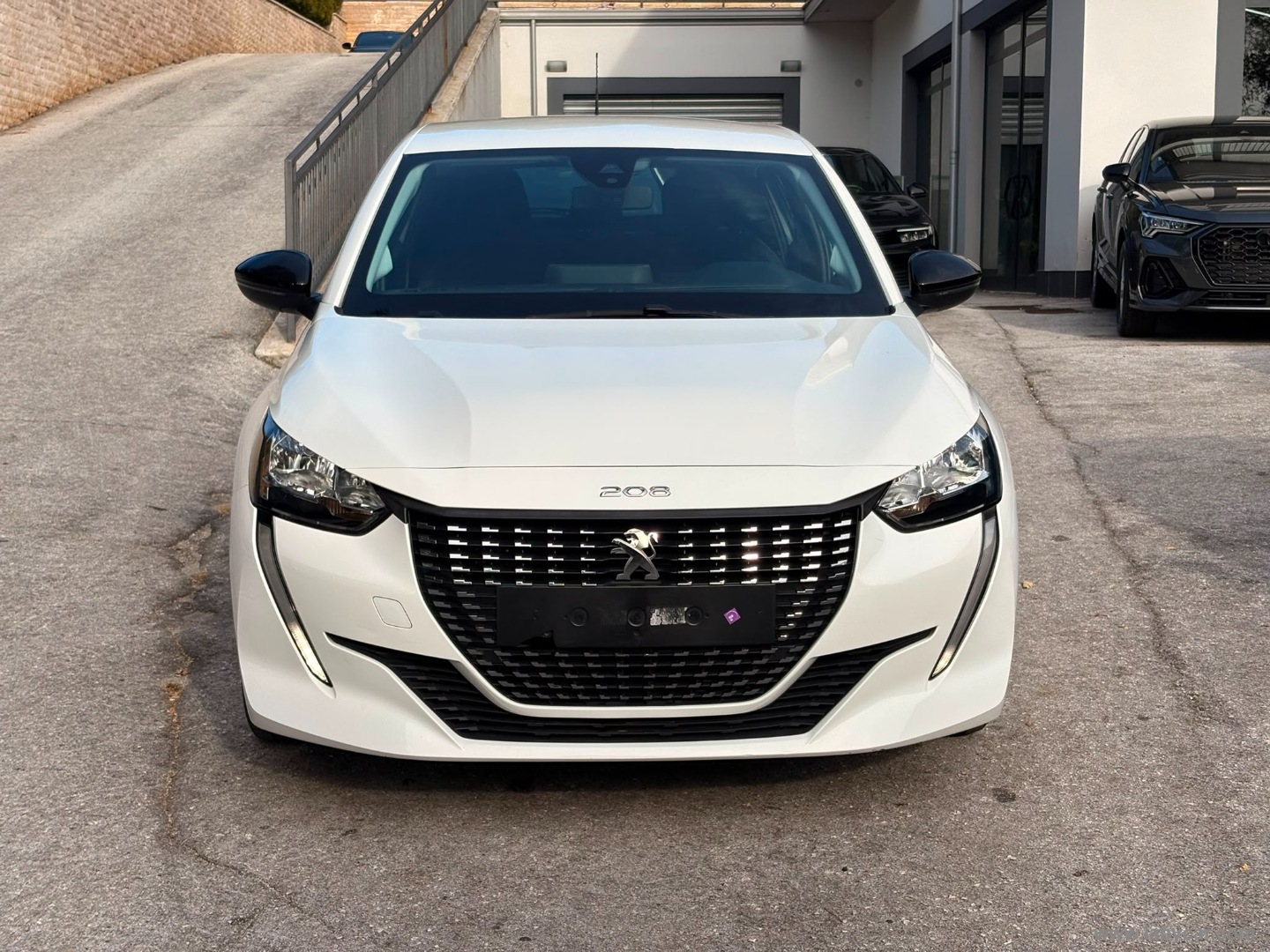 Peugeot 208 BlueHDi 100 S&S 5p. Active - Immagine 2