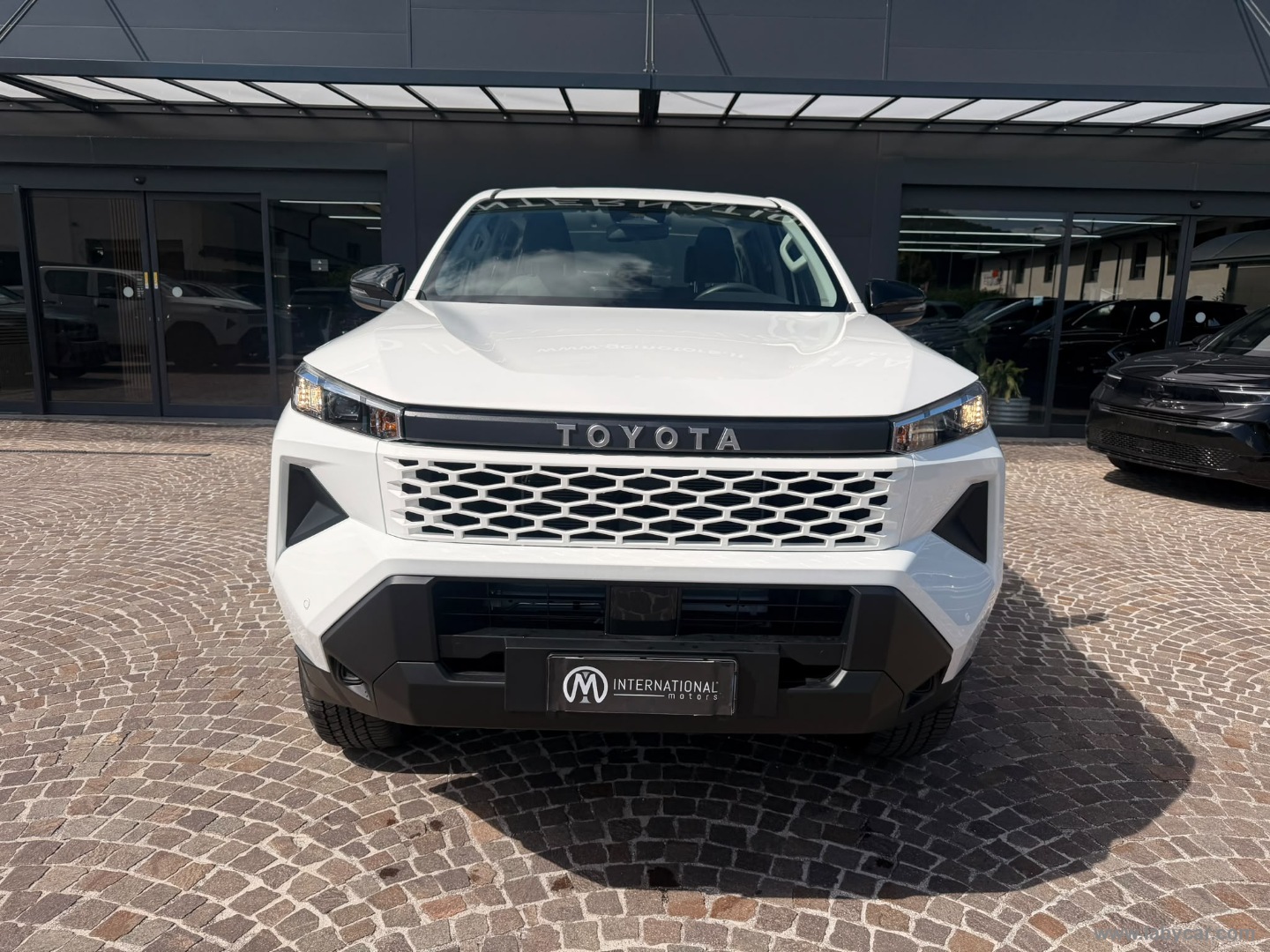Toyota Hilux 2.8 D-4D 48V A/T 4WD DC Hilux - Immagine 2