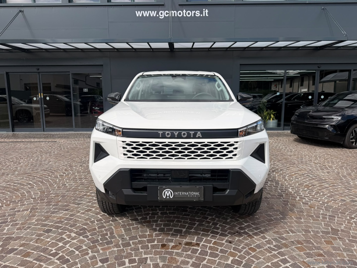 Toyota Hilux 2.8 D-4D 48V A/T 4WD DC Hilux - Immagine 2