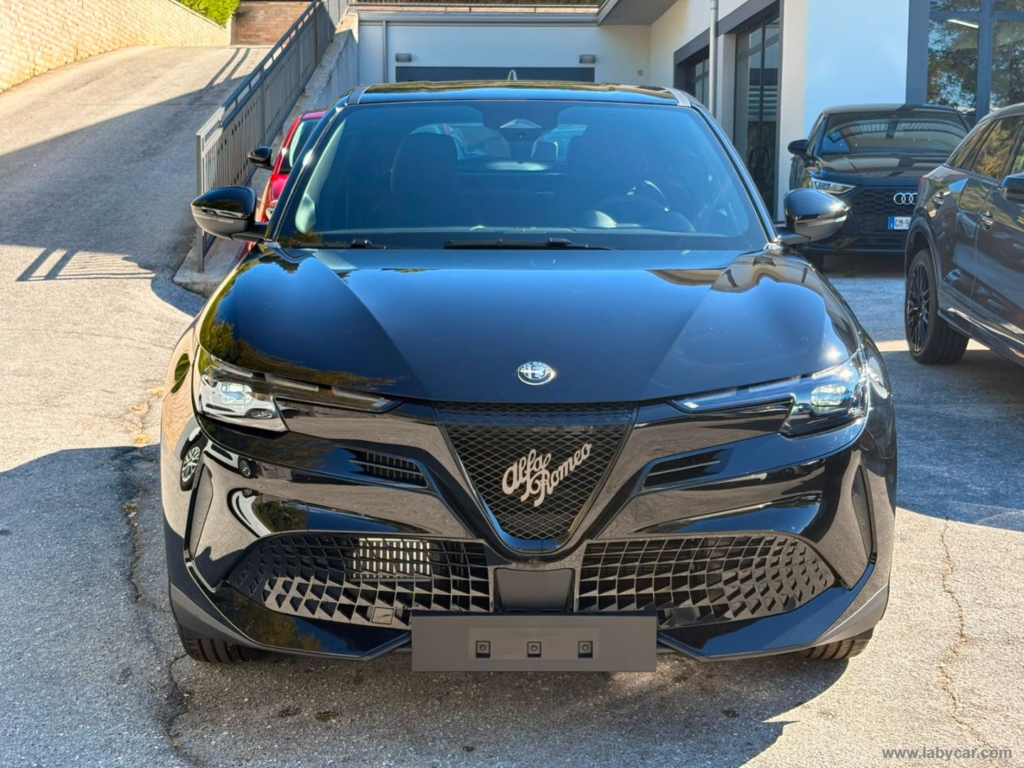 Alfa Romeo Junior 1.2 145 CV Hybrid eDCT6 - Immagine 2