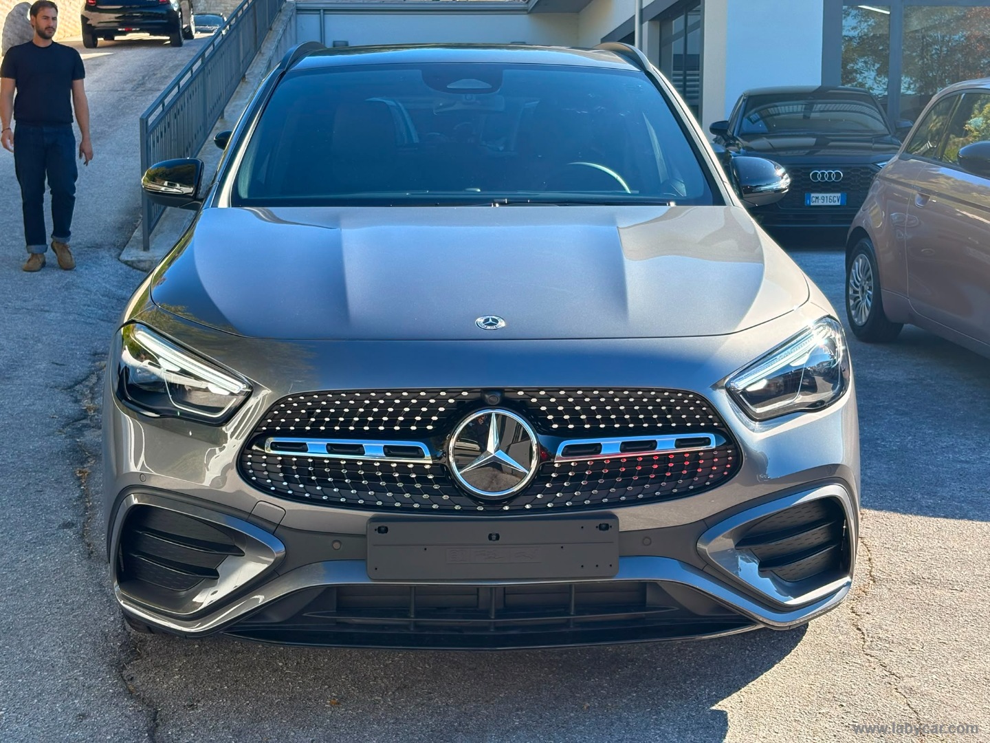 Mercedes-Benz Classe GLA 200 d Automatic AMG Line Extra - Immagine 2