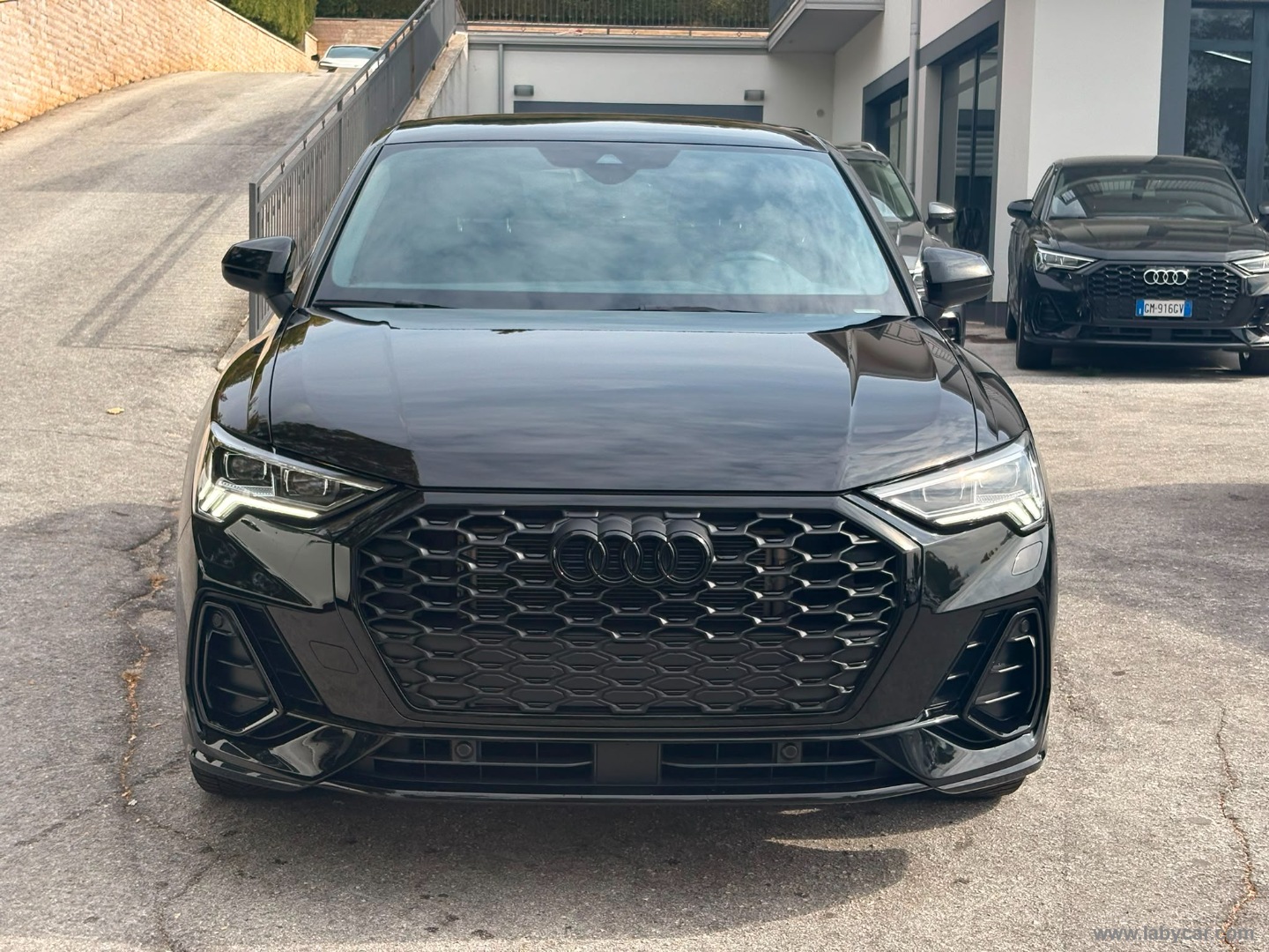 Audi Q3 SPB 35 TDI S tronic S line edition - Immagine 2