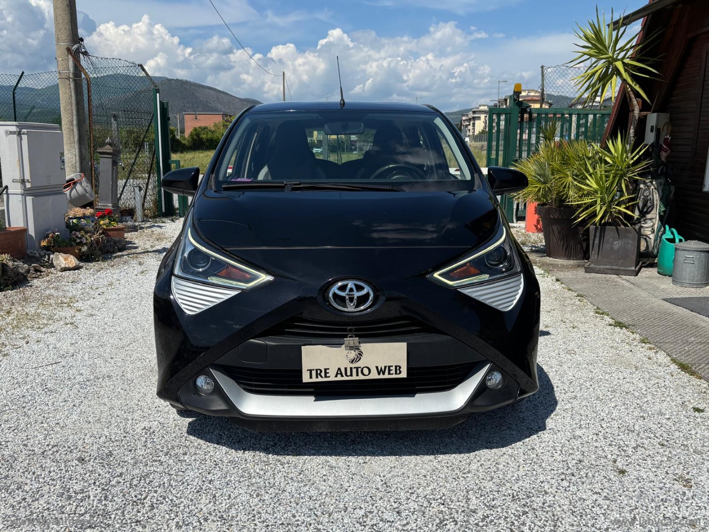 Aygo Connect 1.0 VVT-i 72 CV 5p. x-cool - immagine 2