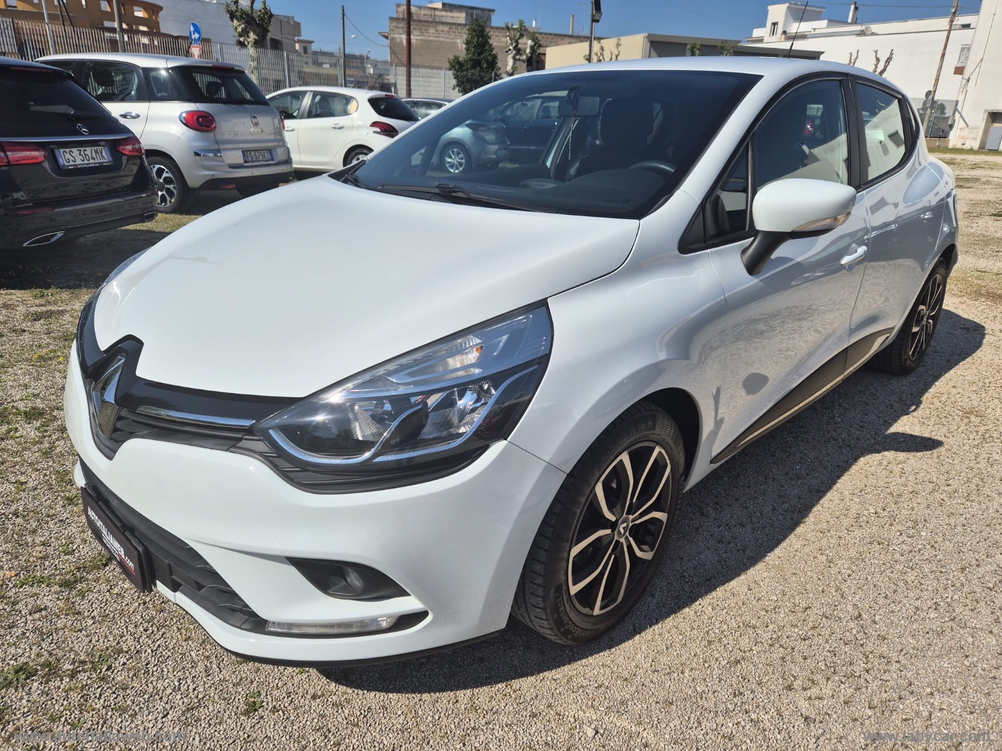 Clio dCi 8V 75CV 5p. Moschino Intens - immagine 2