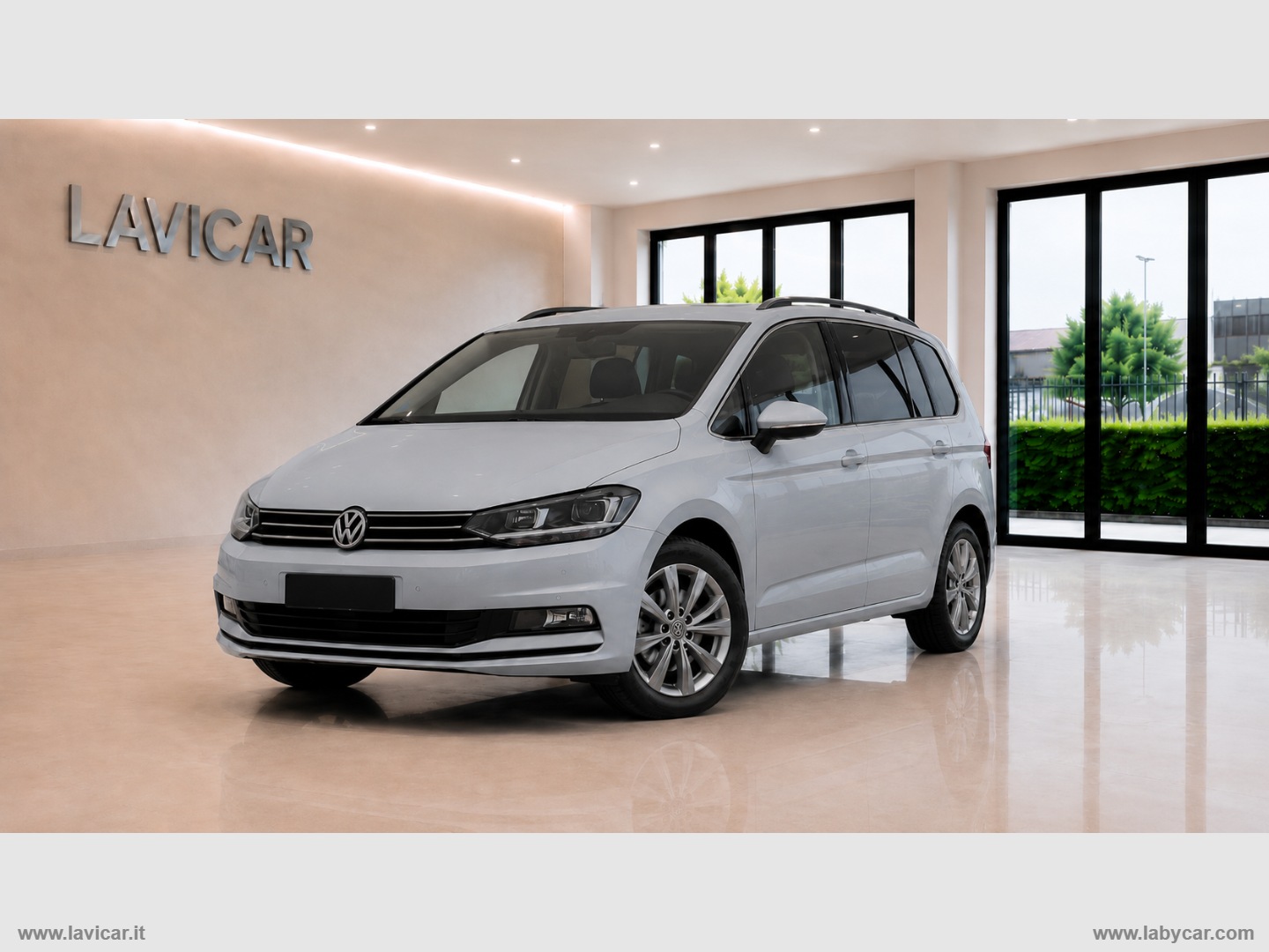 Touran 1.6 TDI 115 CV DSG Executive BMT - immagine 2
