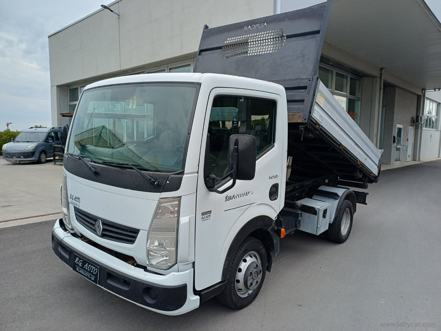 Maxity 130.35/5 2.5 DXi PC-RG Cabinato - immagine 2