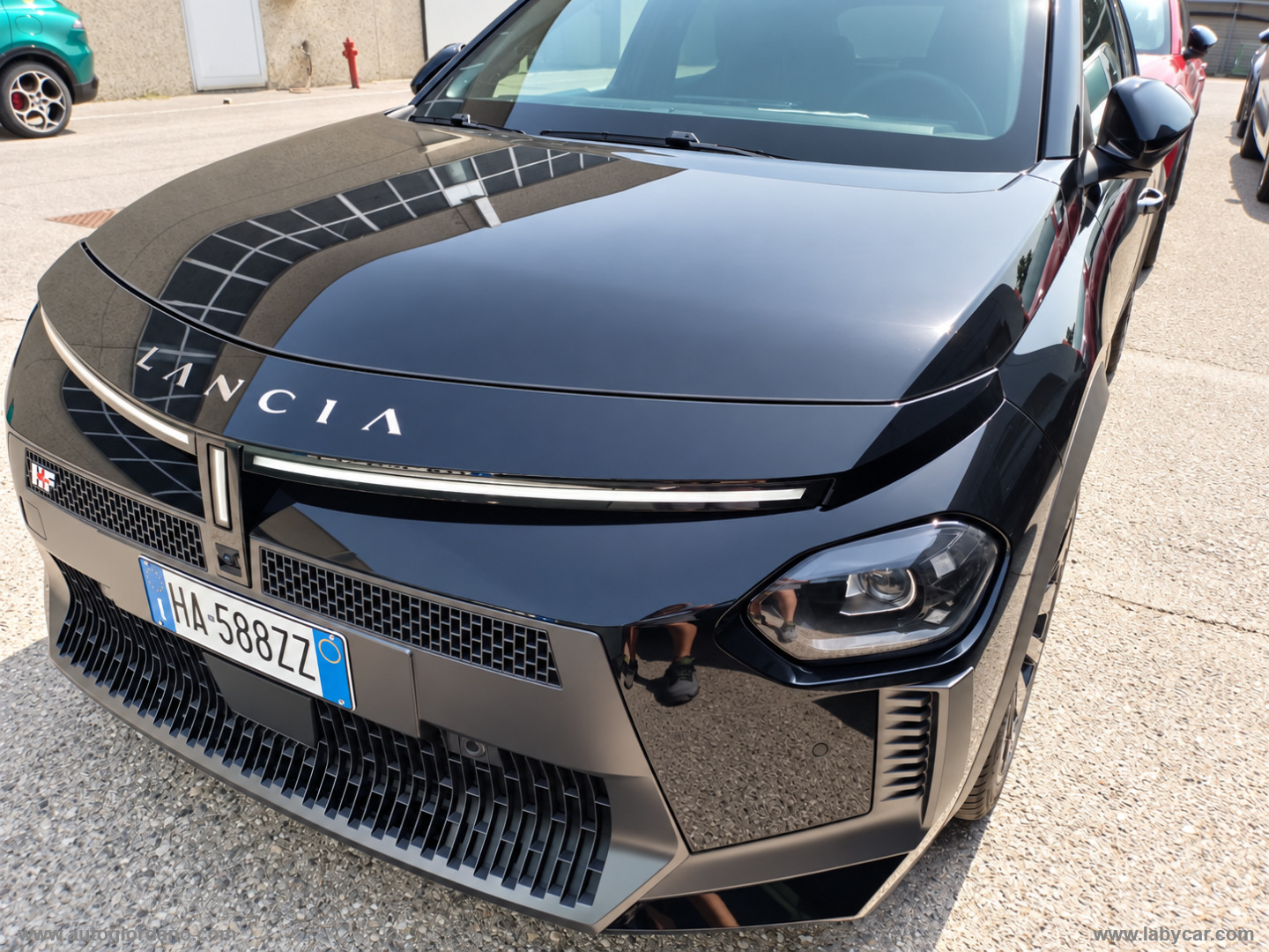 Ypsilon Hybrid e-DCT HF Line - immagine 2