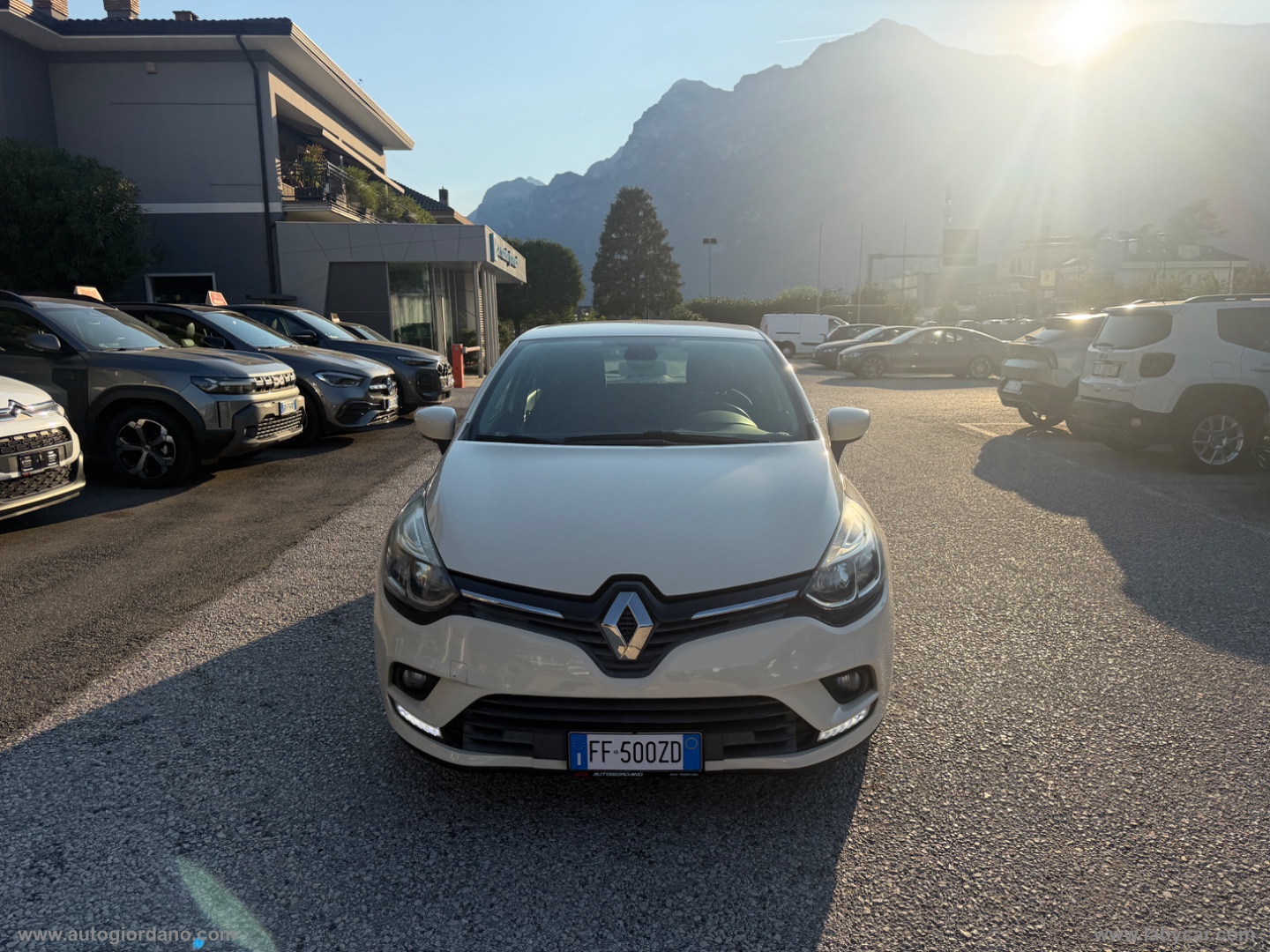 Clio 1.2 75 CV 5p. Life - immagine 2