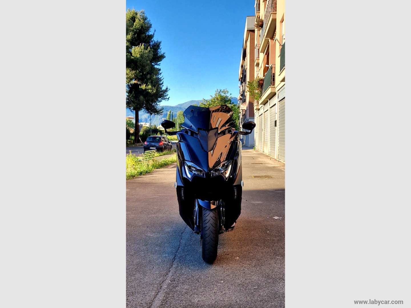 T Max 560 - immagine 2