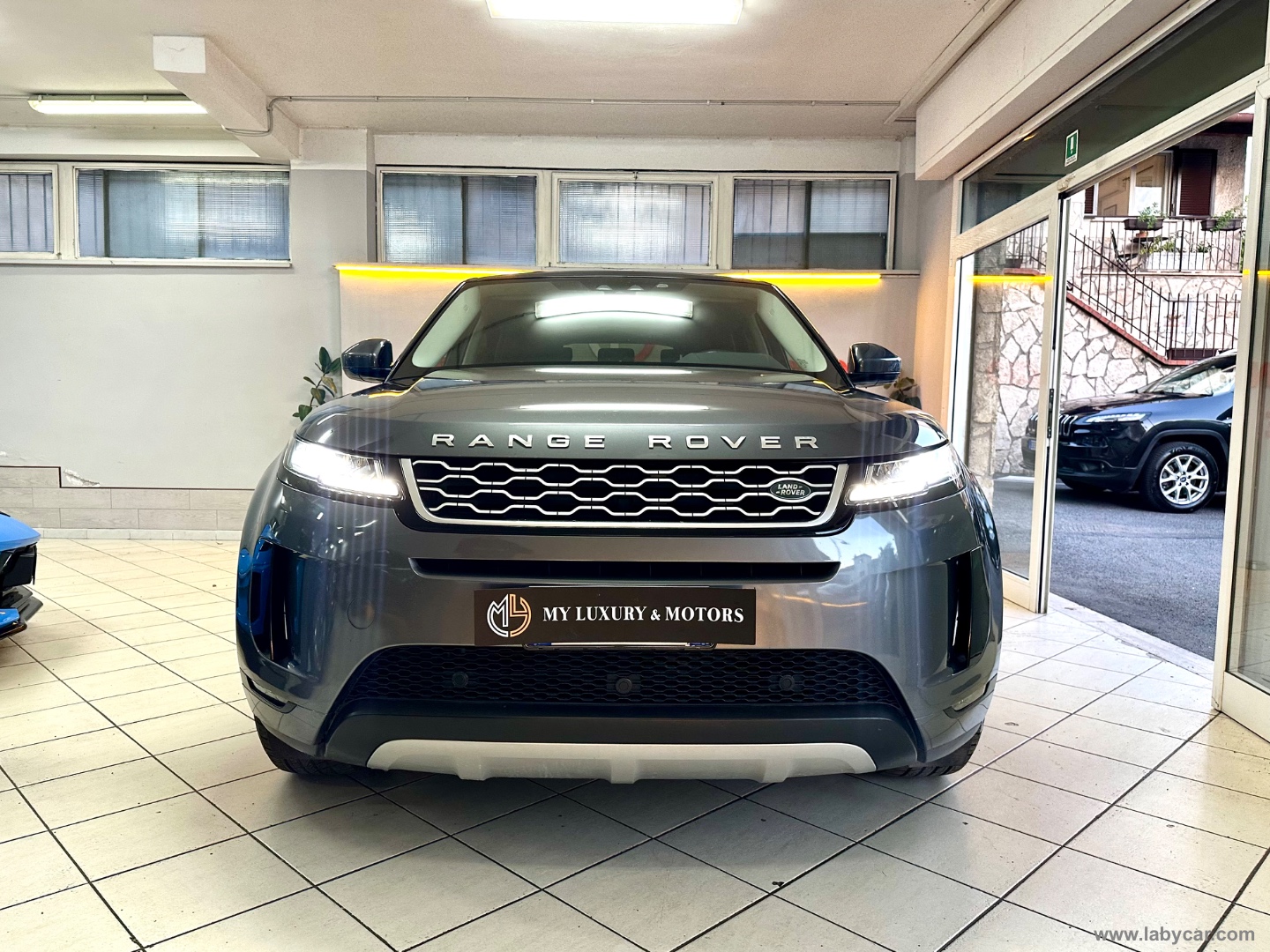 RR Evoque 2.0D L.Flw 150 AWD Auto S - immagine 2