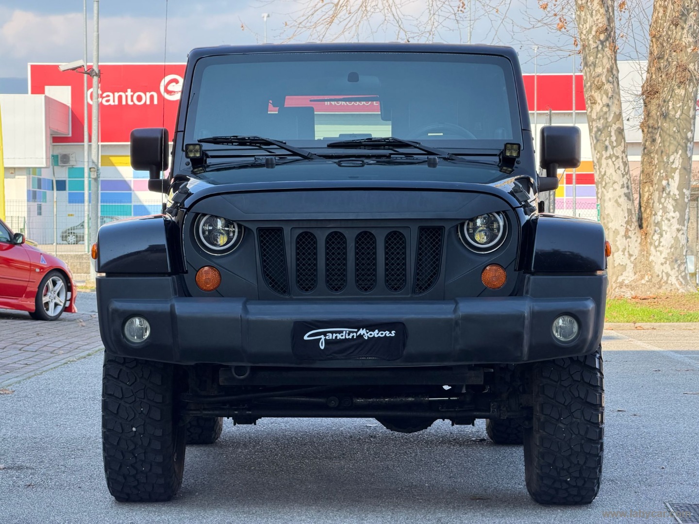 Wrangler 2.8 CRD Sahara Auto 4X4–MOTORE NUOVO - immagine 2