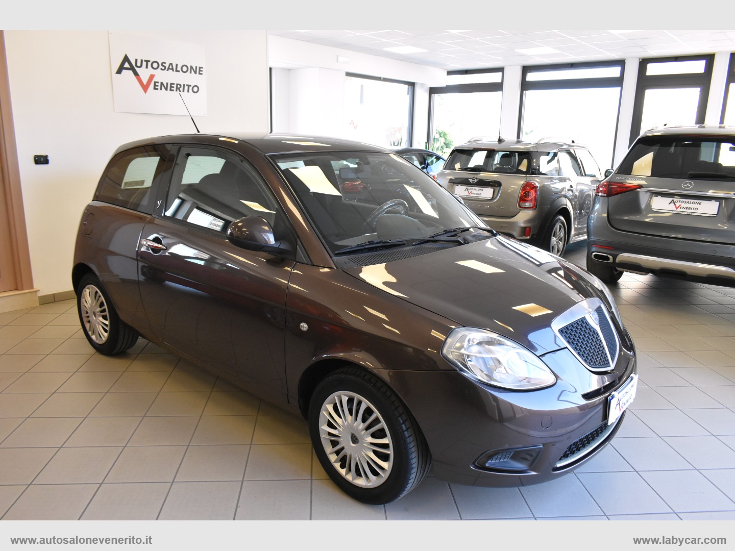 Ypsilon 1.2 Versus - immagine 2