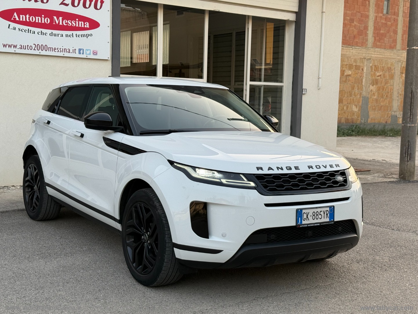 RR Evoque 2.0D I4 163 CV AWD Auto SE - immagine 2