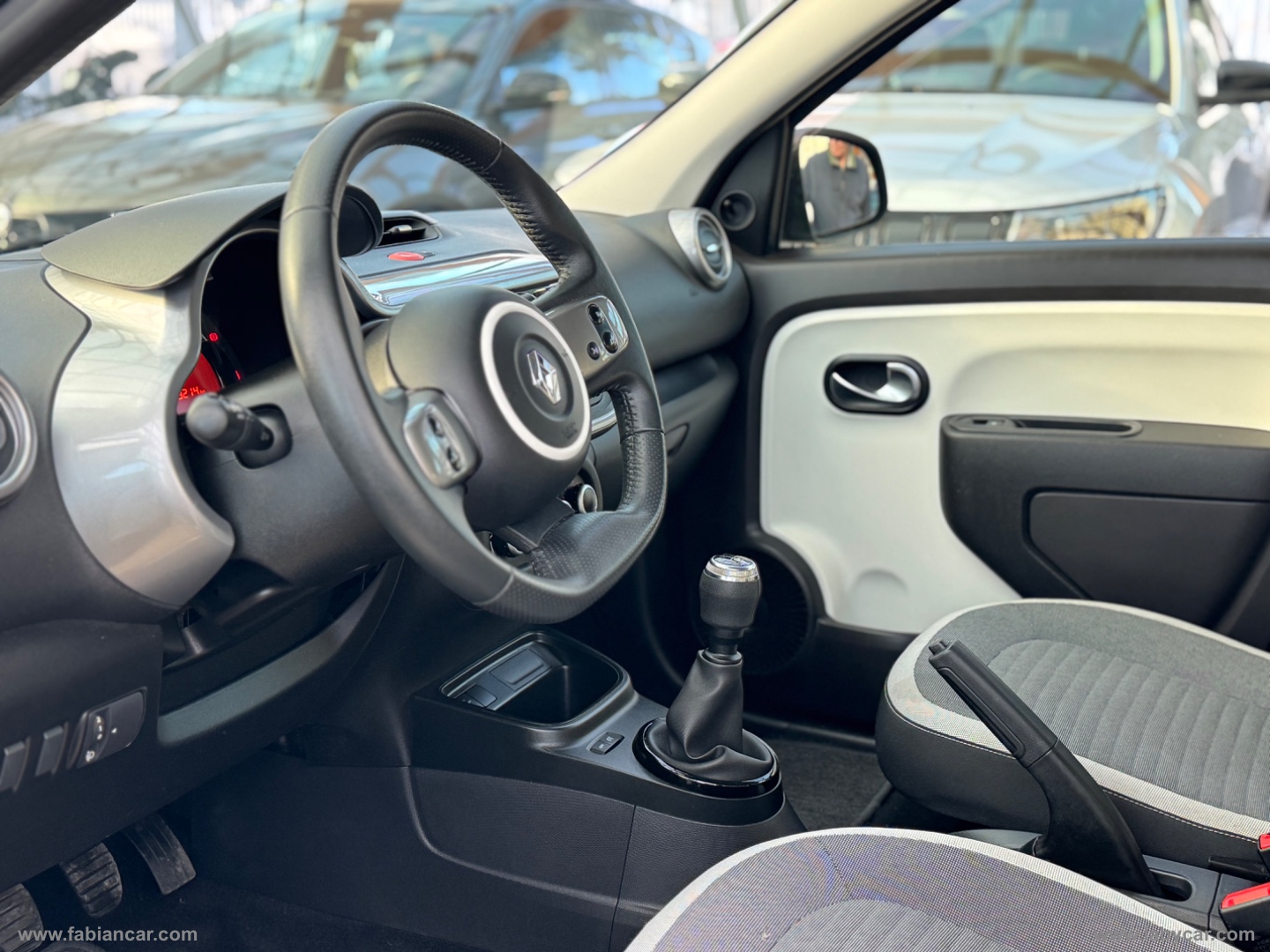 Twingo 1.0 SCE LIMITED - immagine 2