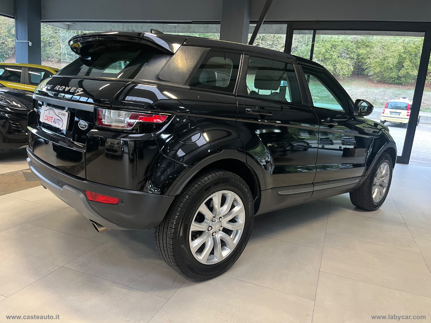 RR Evoque 2.0 TD4 150 CV 5p. Bs Ed. SE AUTOCARRO - immagine 2