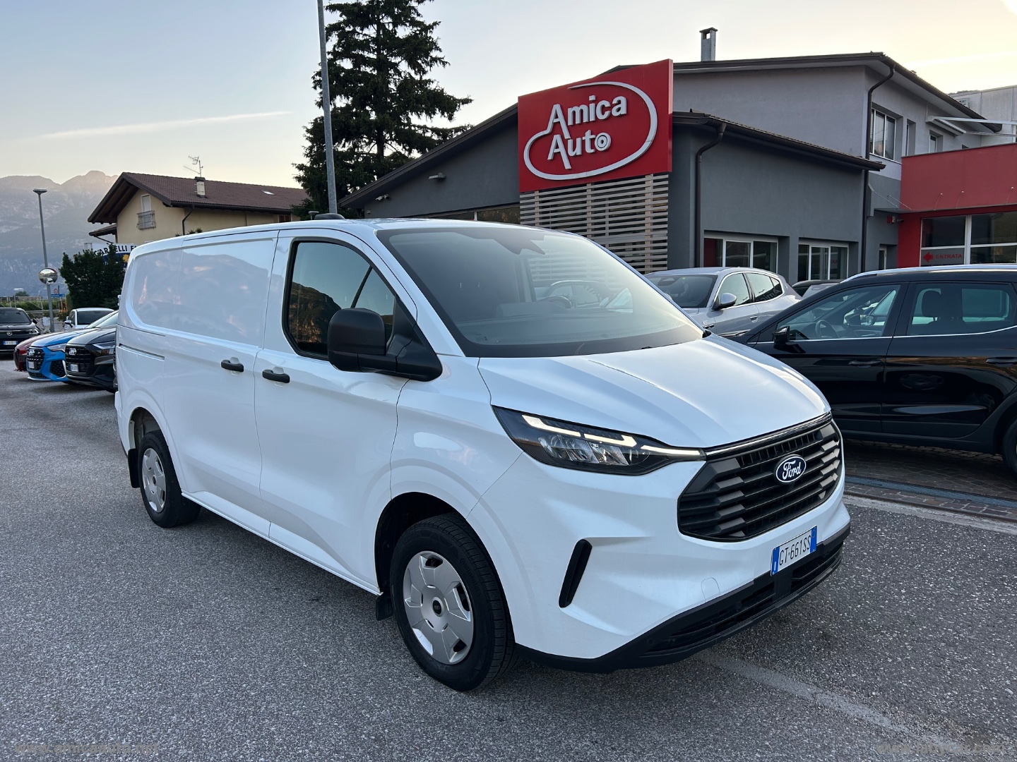 Transit Custom 320 2.0 EcoBlue 136cv AT8 AWD PC F.Trend 4X4 POCHI KM - immagine 2