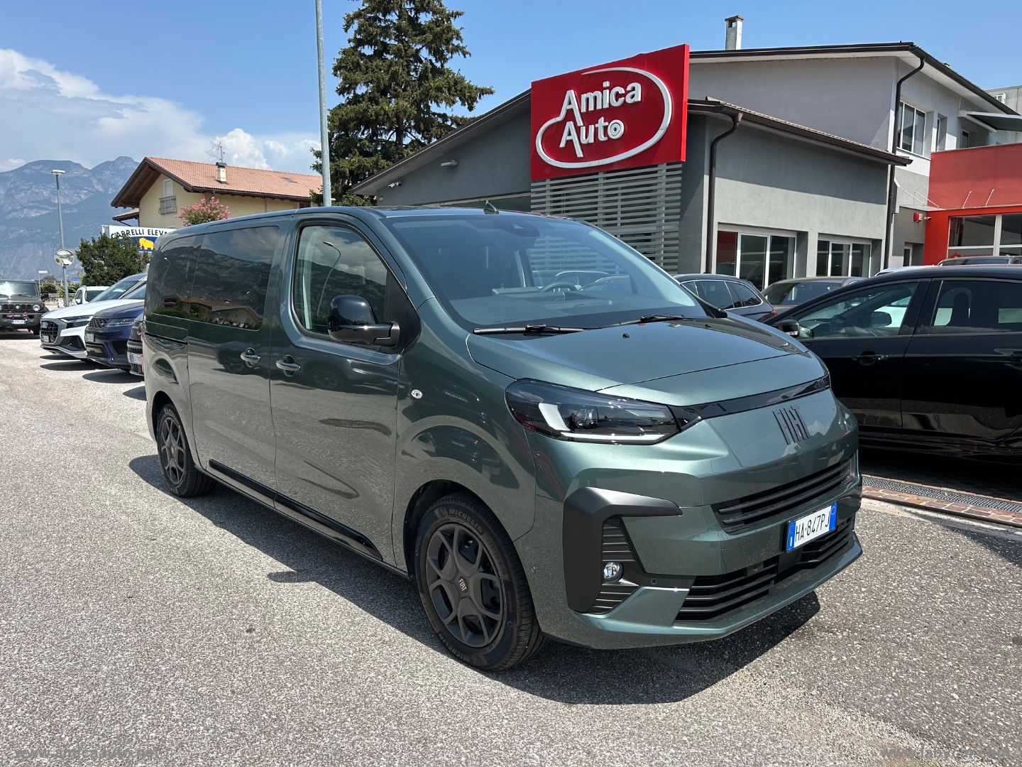 Ulysse 2.2 Mjt. 180CV S&S AT8 L2 Combi 9 POSTI SOLO KM 1.950 - immagine 2