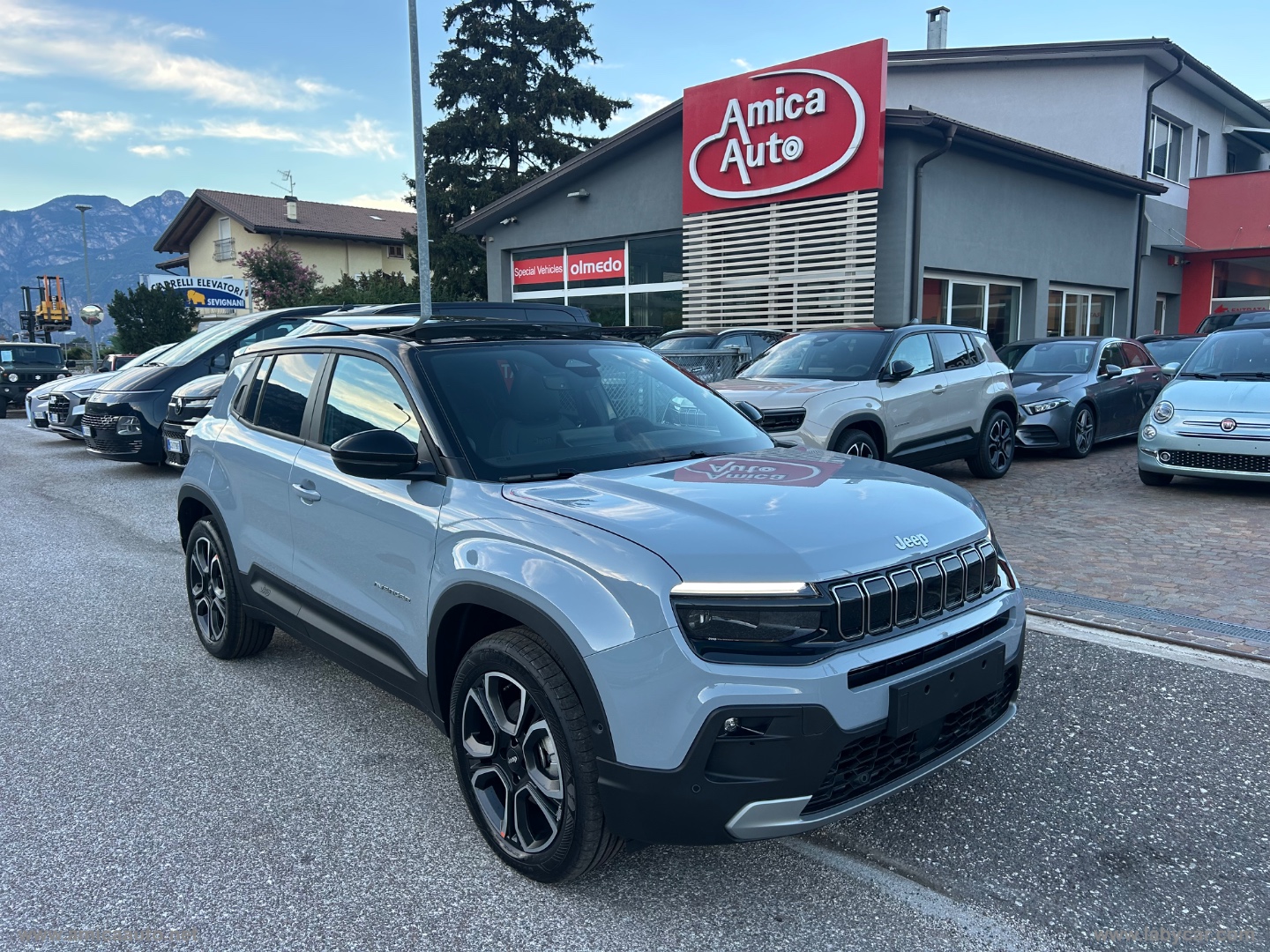 Avenger 1.2 Turbo 110CV e-Hybr. Summit VERNICE BICOLORE GRIGIO STORM/TETTO NERO - immagine 2