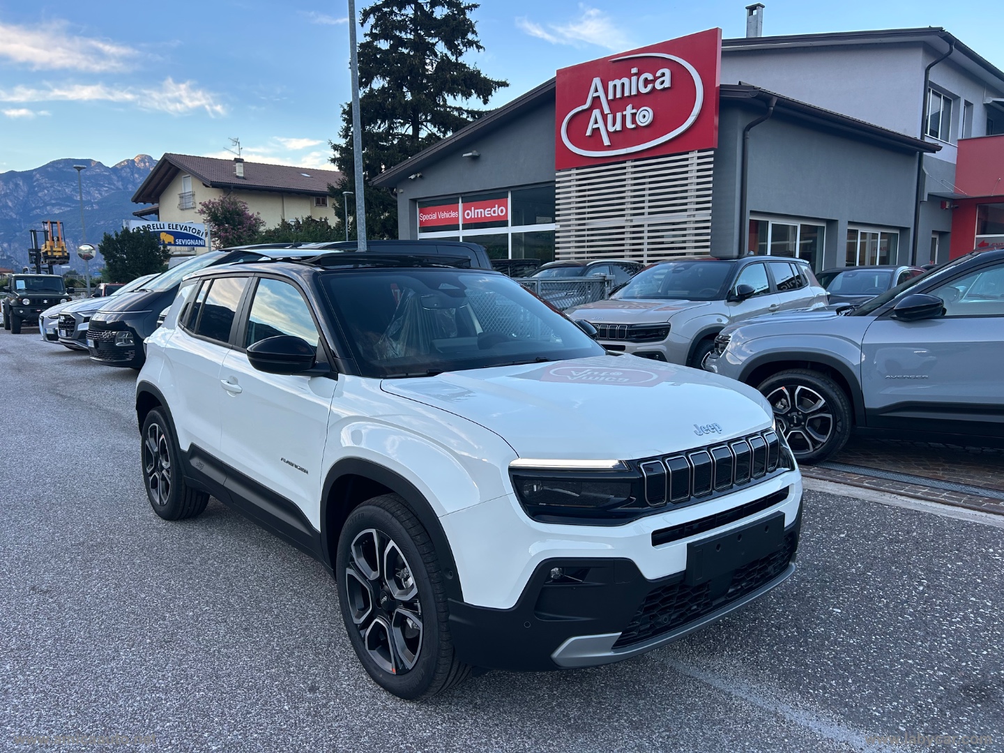 Avenger 1.2 Turbo 110CV e-Hybr. Summit VERNICE BICOLORE BIANCO/TETTO NERO - immagine 2