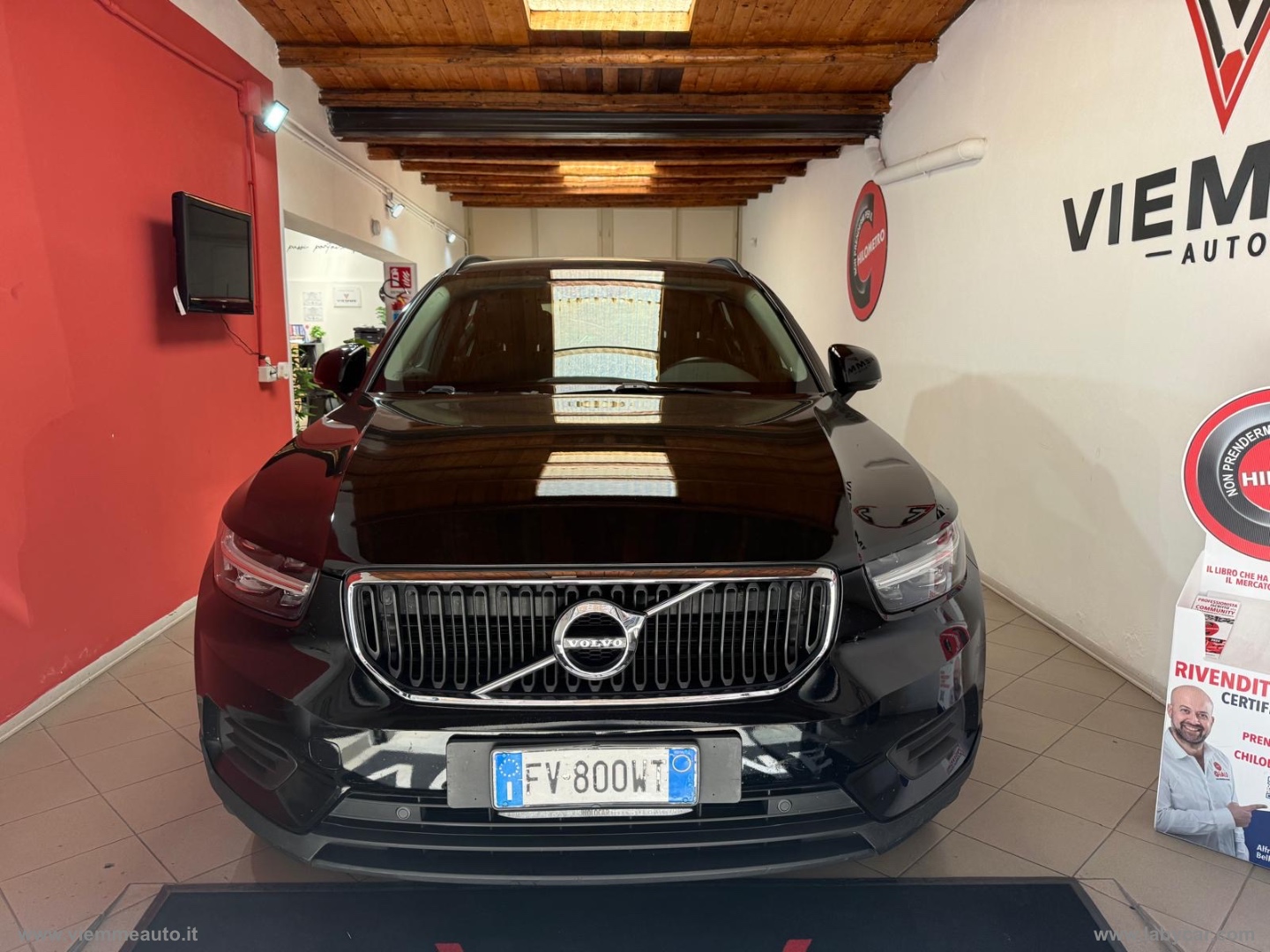 XC40 D3 R-design - immagine 2