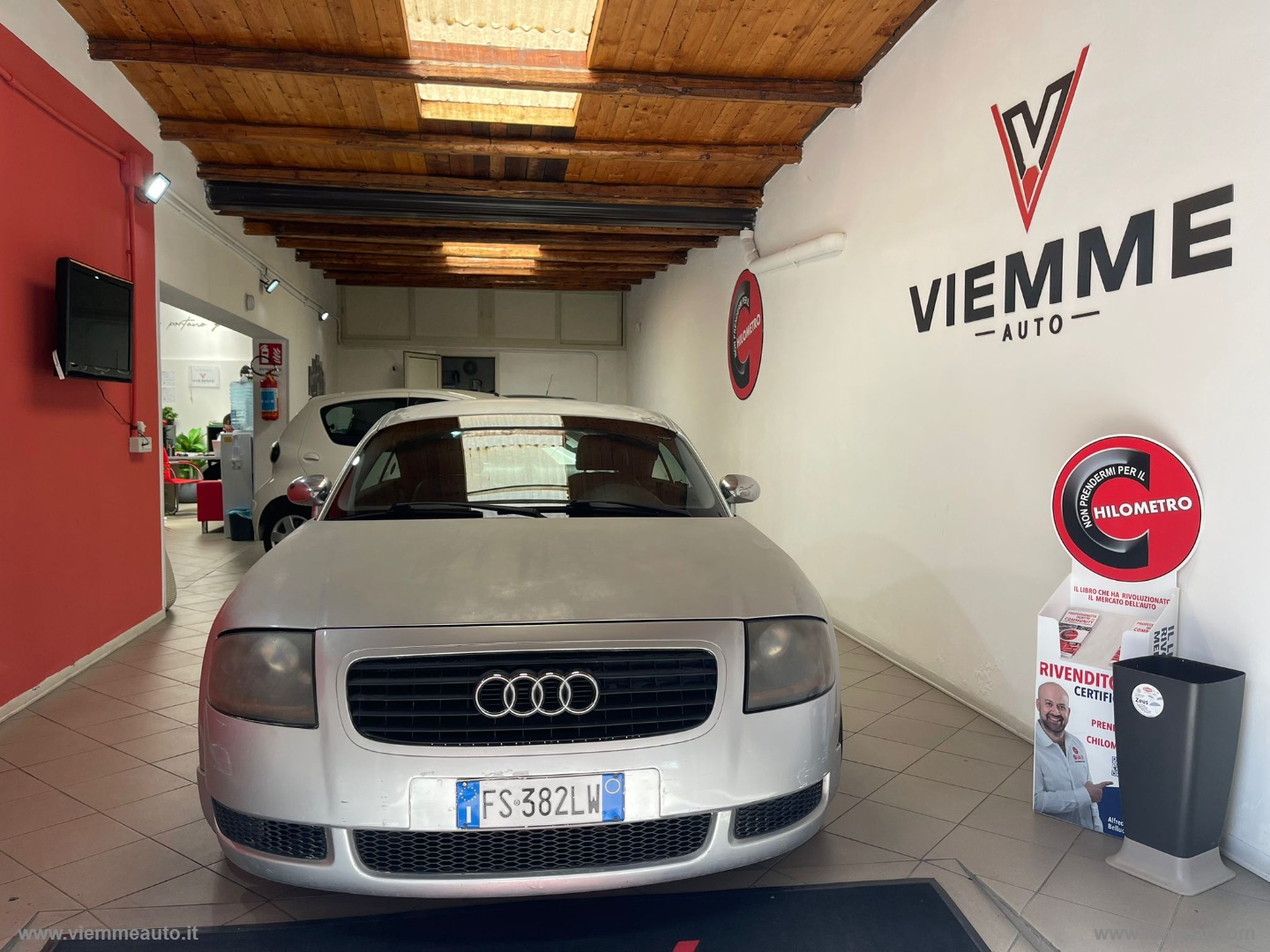 TT Coupé 1.8 T 20V 179CV quattro - immagine 2