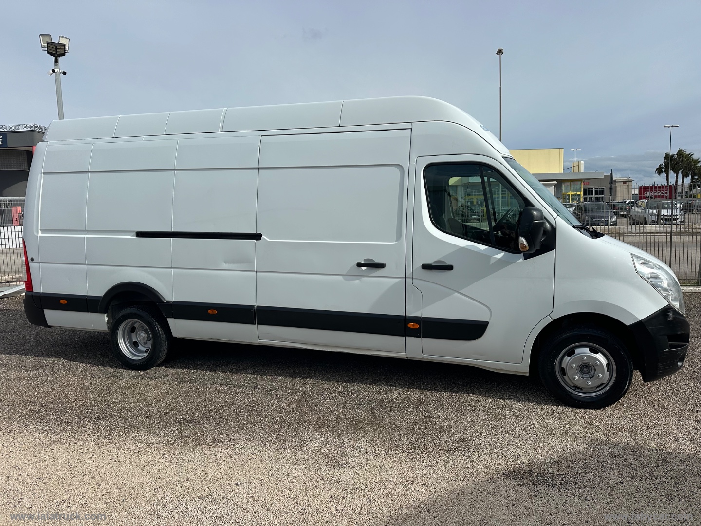 Master 2.3dCi150CV MAXI VOLUME TETTO ALTO GEMELLATO - immagine 2