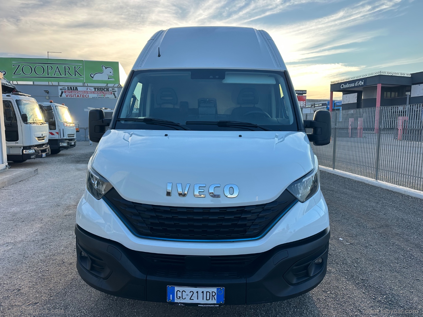 Daily35C14 GEMELLATO BENZ-METANO HIMATIC - immagine 2