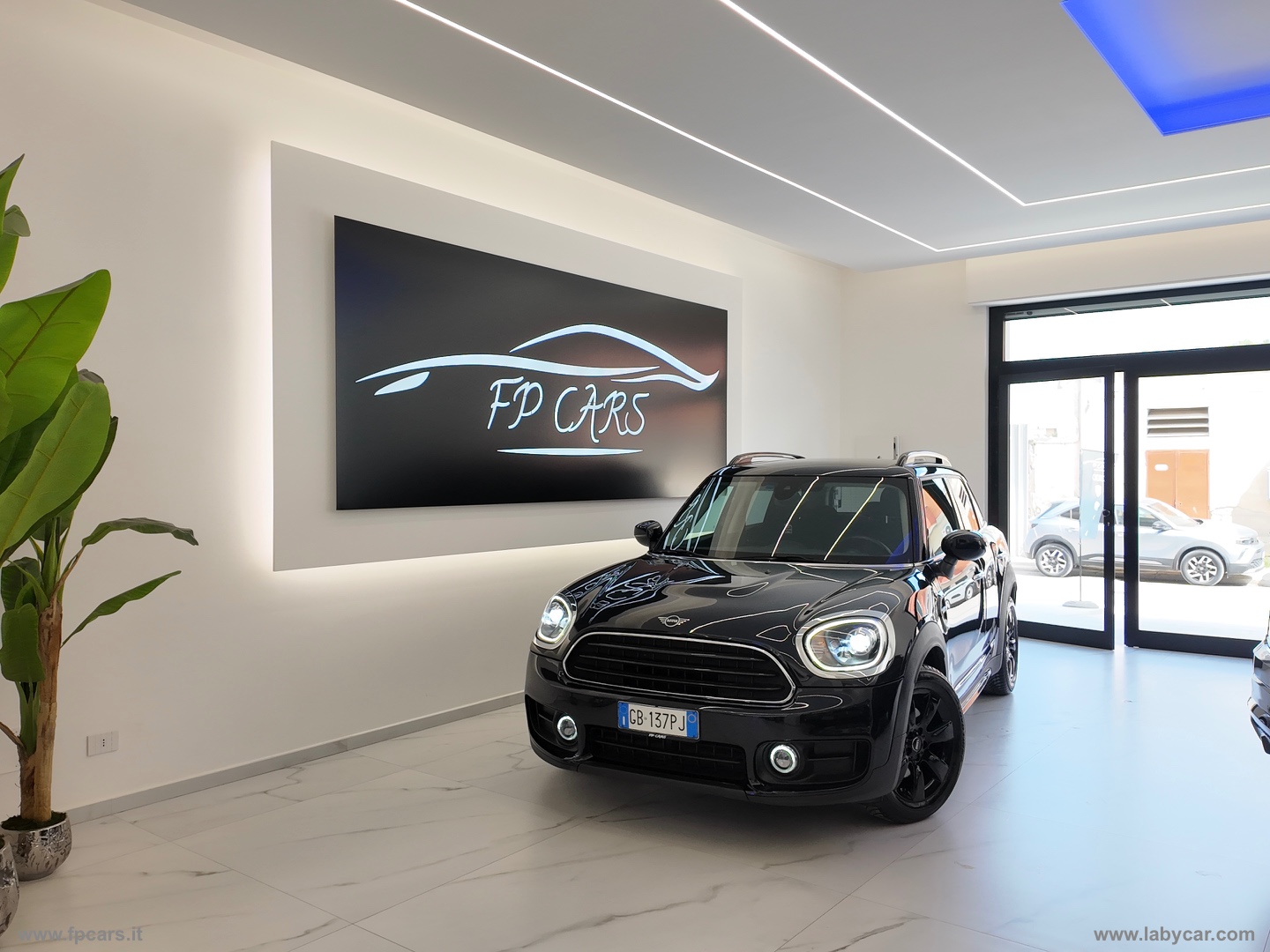 Mini Cooper D Business Countryman Aut. - immagine 2