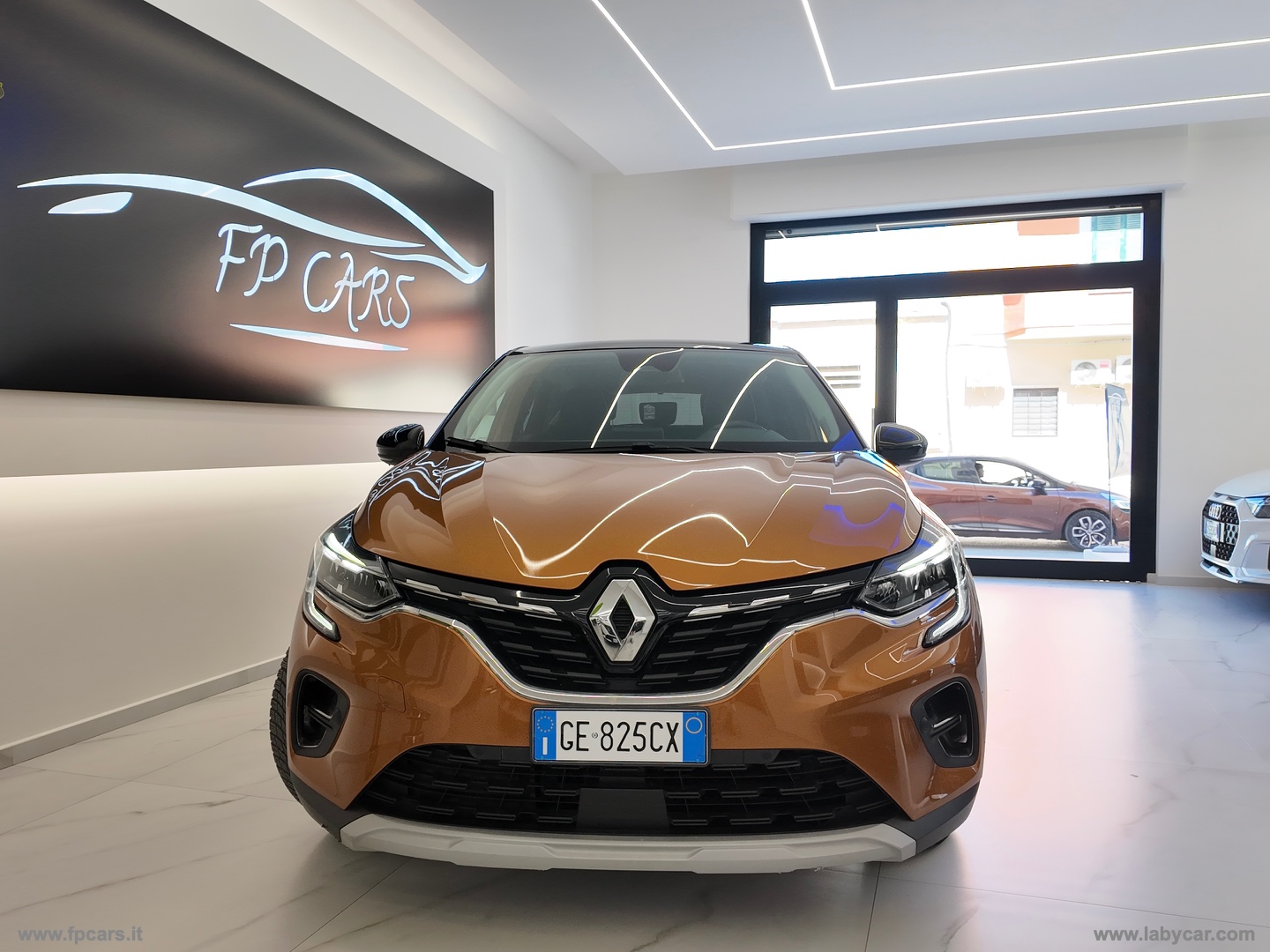 Captur Pl.-in Hybr. E-Tech 160 Init.Par. - immagine 2