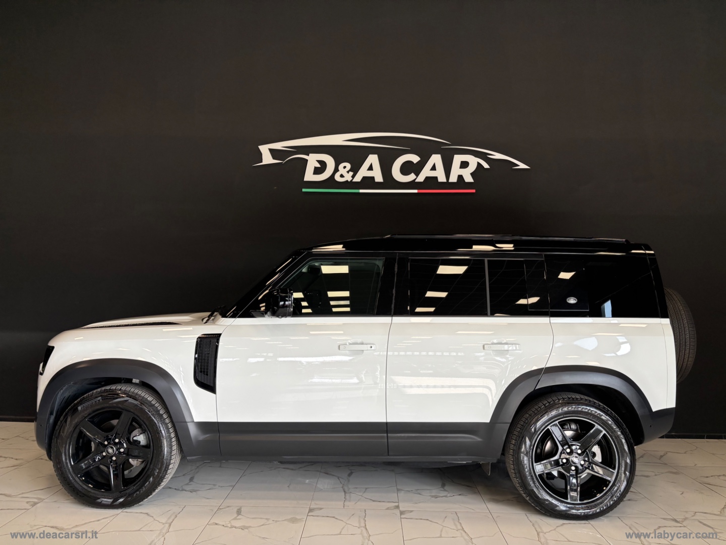 Defender 110 3.0D I6 200 CV AWD AUTOCARRO IVA ESPOSTA - immagine 2