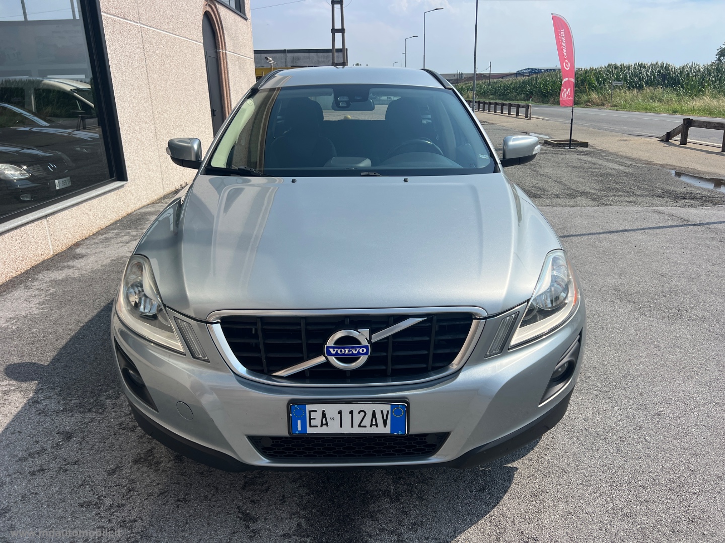 XC60 2.4 D 163CV AWD Geartronic Momentum MOLTO BEN TENUTA - immagine 2