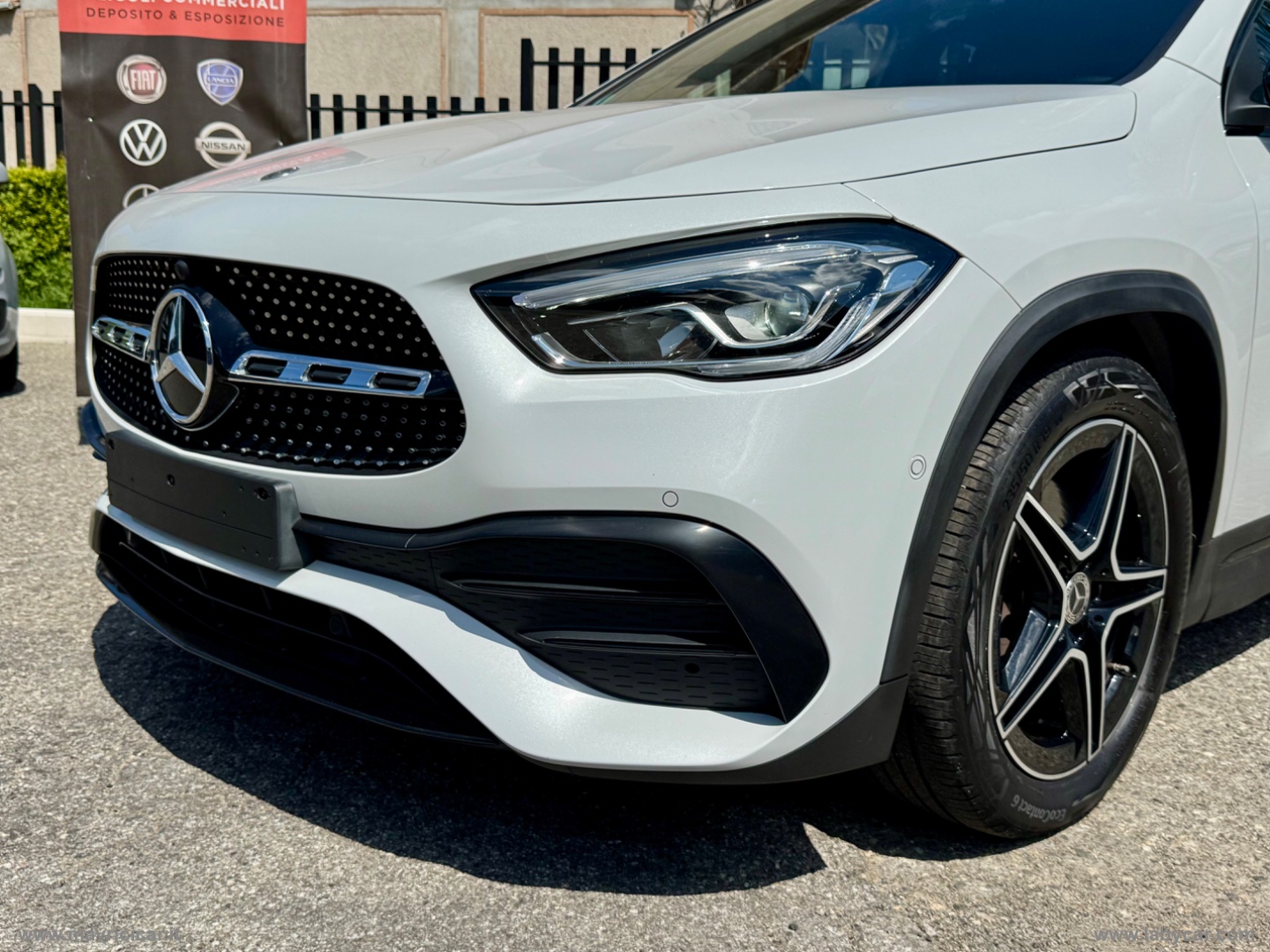 GLA 220 d Automatic 4Matic Premium - immagine 2