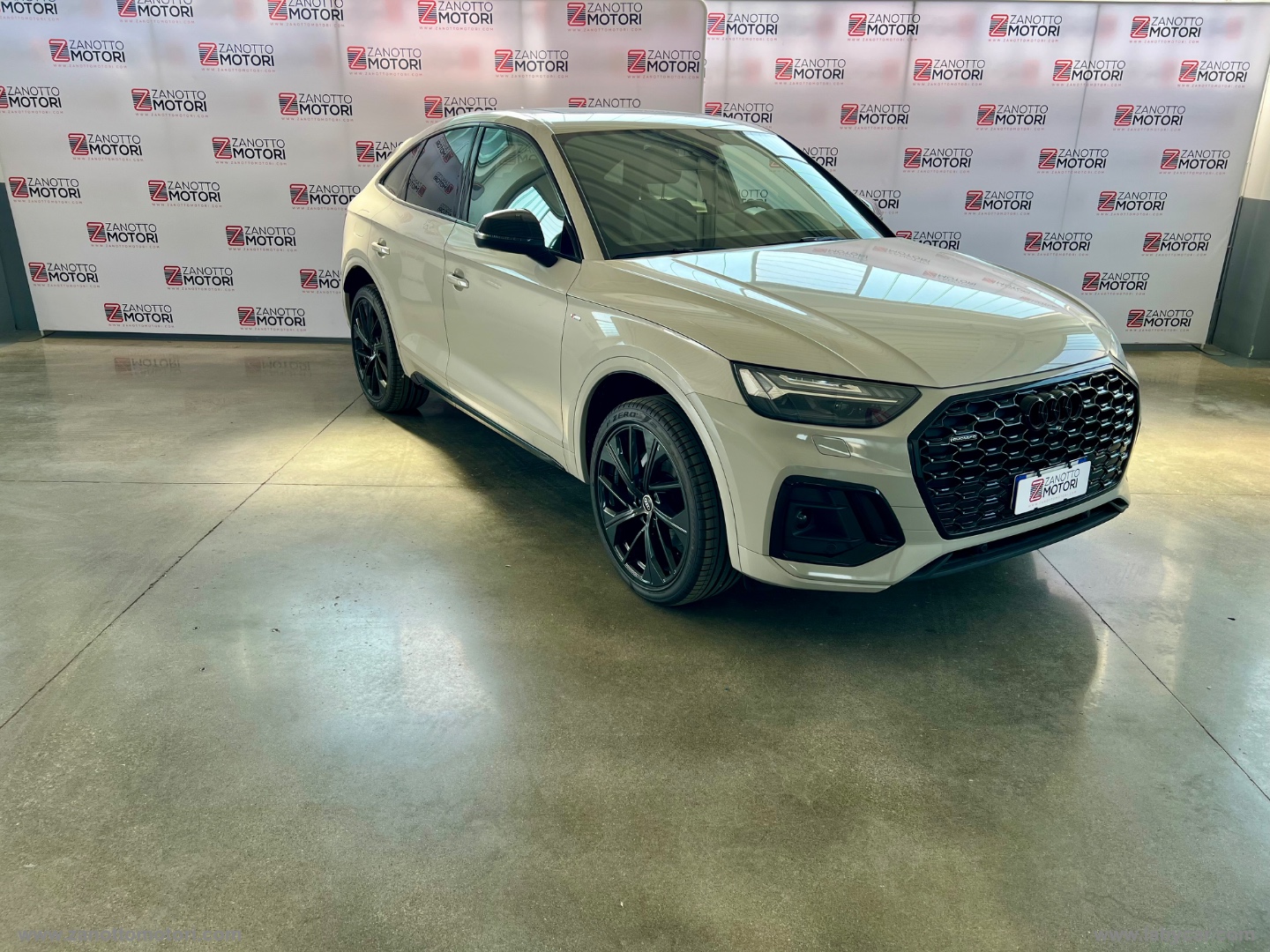 Q5 SPB 40 TDI QUATTRO S tr. Identity Black PREZZO REALE - immagine 2