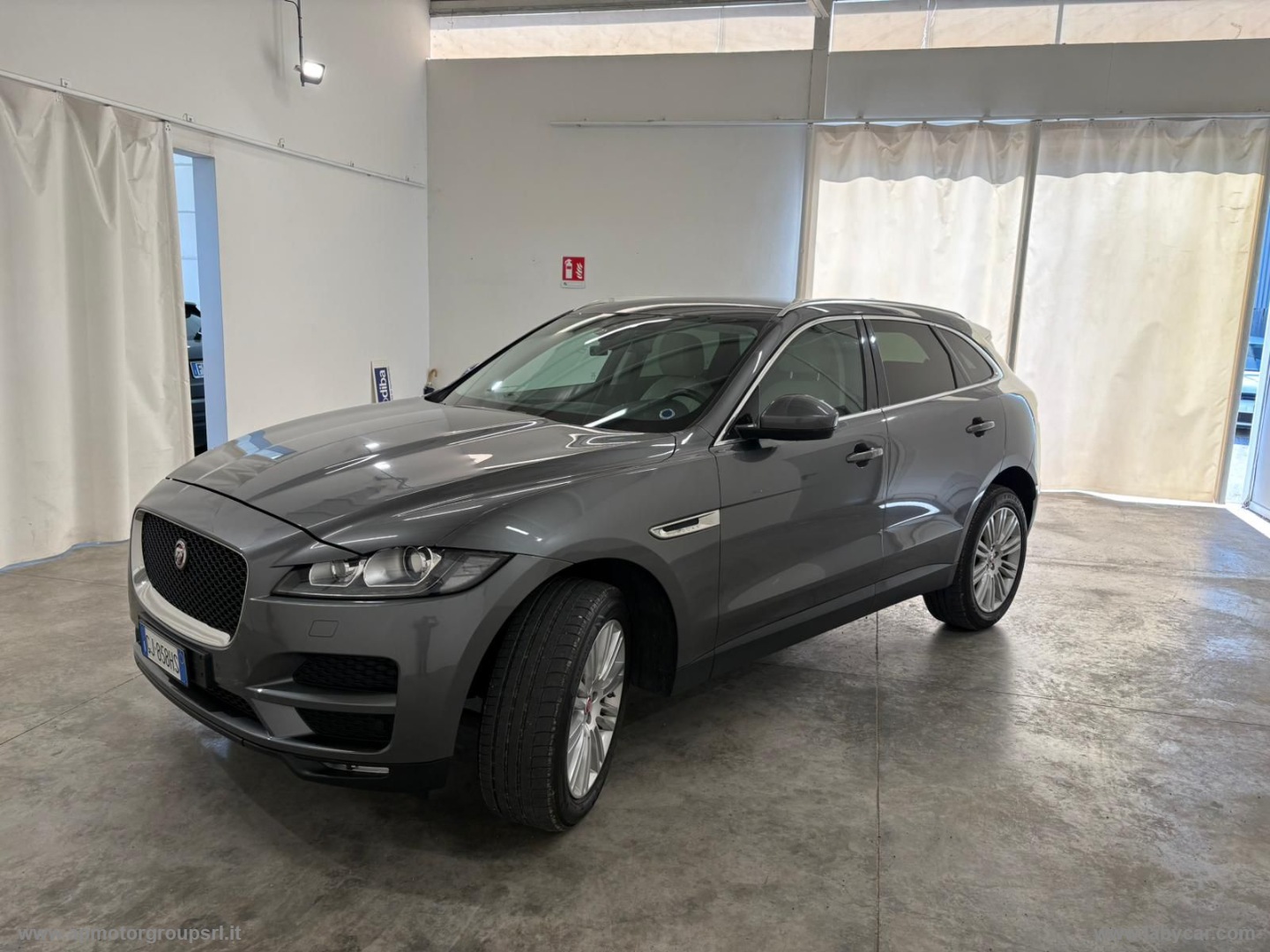 F-Pace 2.0 D 180 CV AWD aut. Prestige - immagine 2