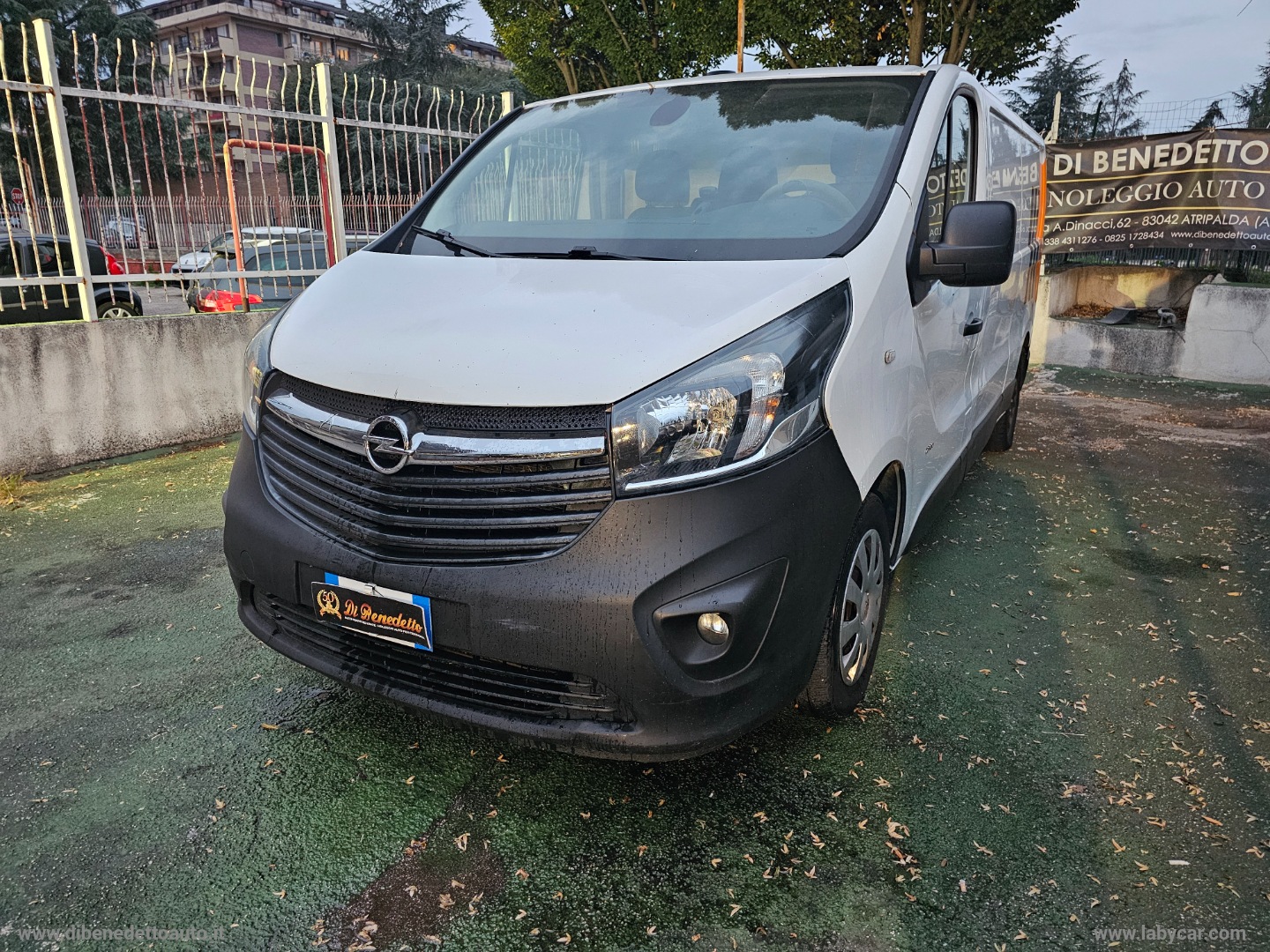Vivaro 29 1.6 BiT. EcoF. PC-TN Furg. Ed. - immagine 2