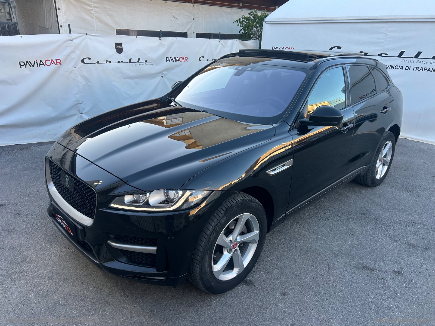 F-Pace 2.0 D 180 CV AWD aut. R-Sport - immagine 2