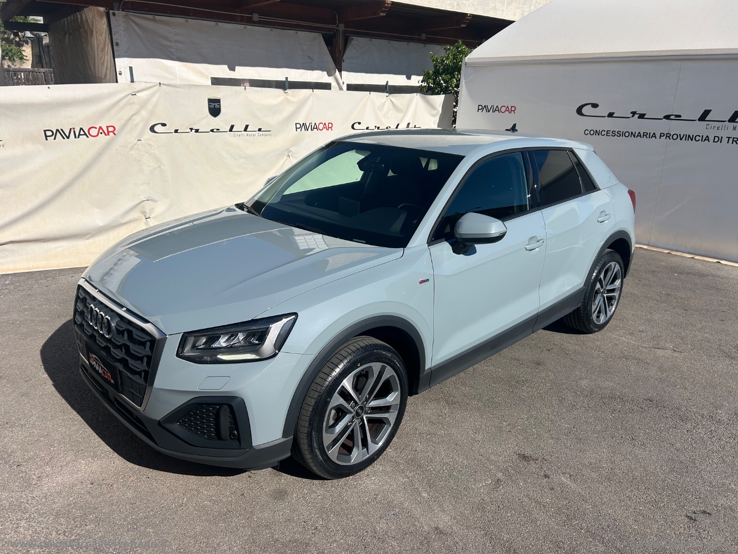 Q2 30 TDI S tronic Identity Black - immagine 2