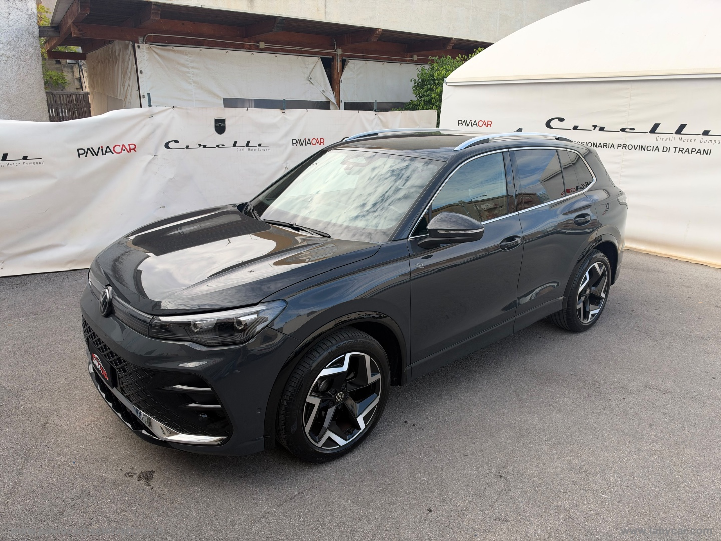 Tiguan 2.0 TDI 150 CV DSG R-Line - immagine 2