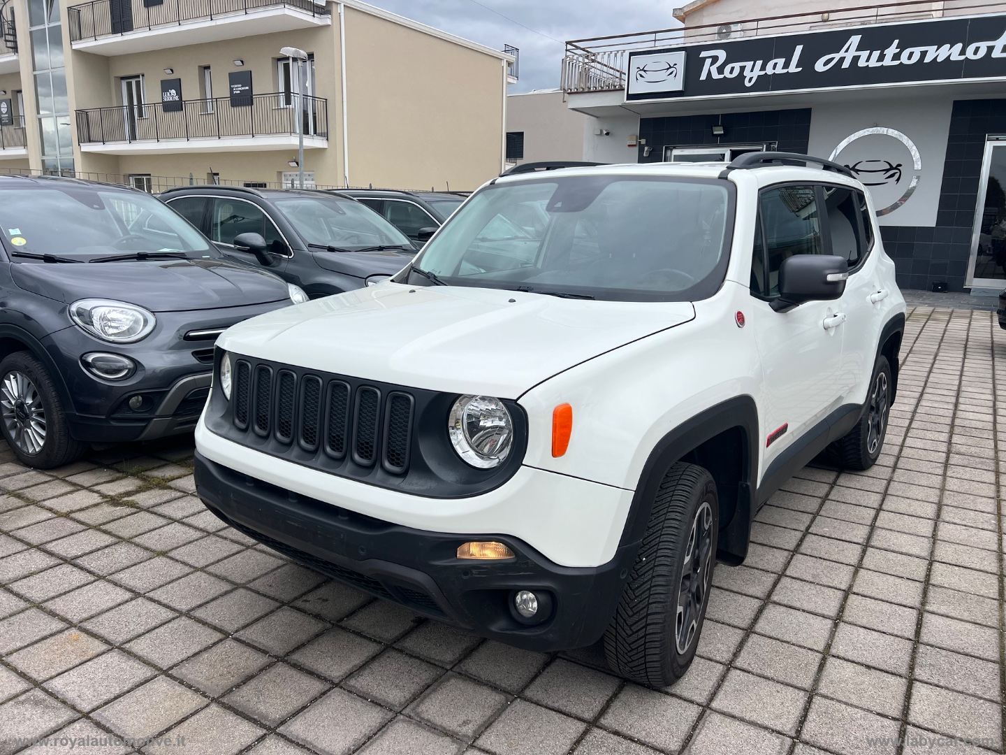 Renegade 2.0 Mjt 170CV 4WD AD.L. Tr.hawk - immagine 2